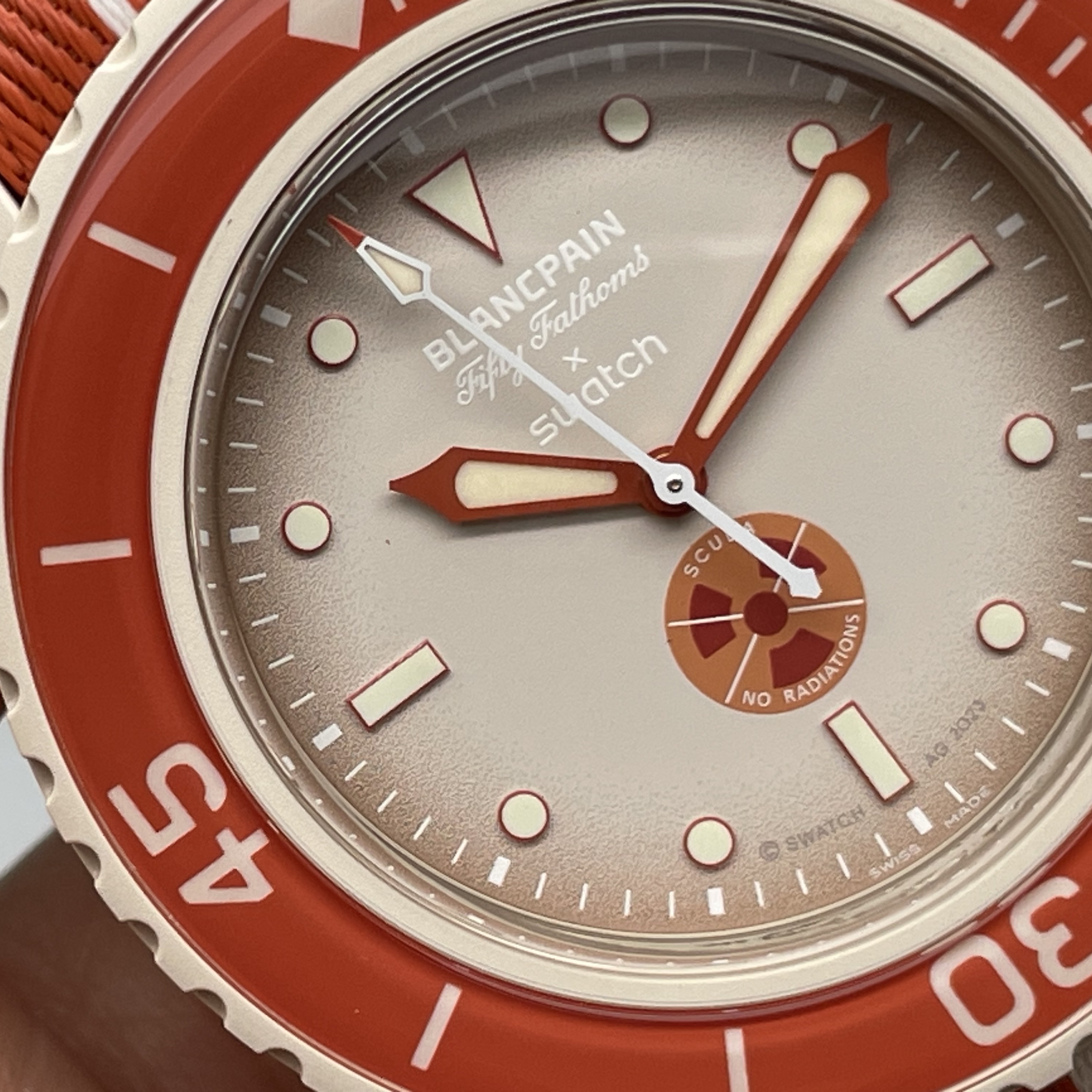 Swatch x Blancpain Bioceramic Arctic Ocean, Swatch x Blancpain Bioceramic Antarctic Ocean 착용 스타일 - 1