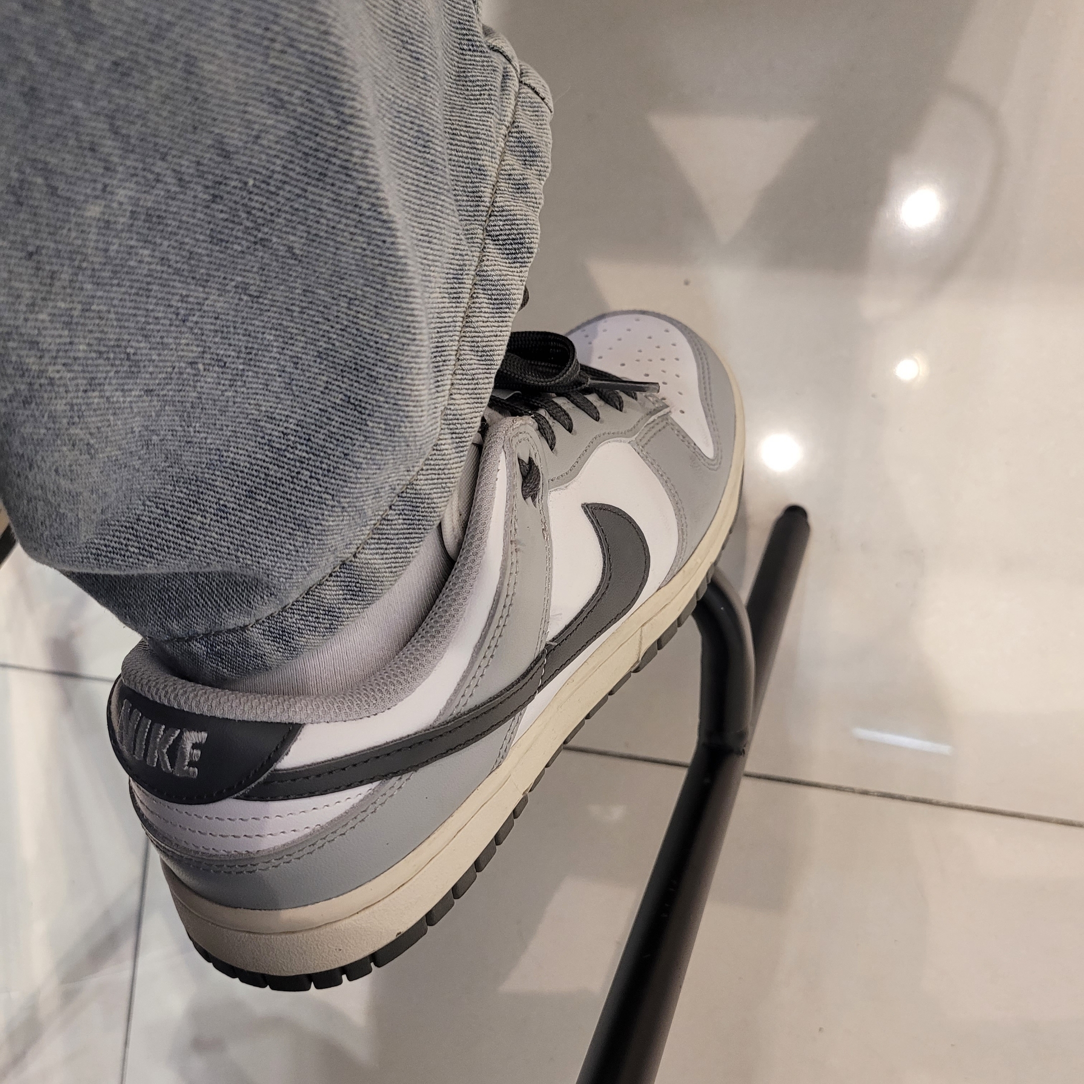 (W) Nike Dunk Low Light Smoke Grey 착용 스타일 - 2