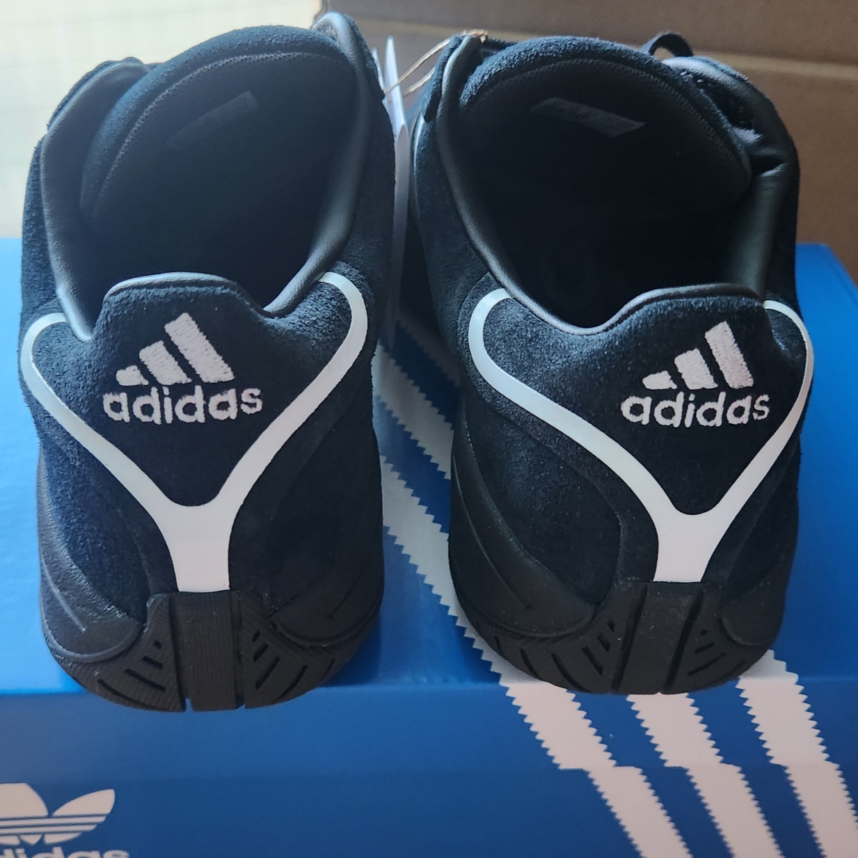 Adidas x Atmos Campus Supreme Core Black Core White 착용 스타일 - 4