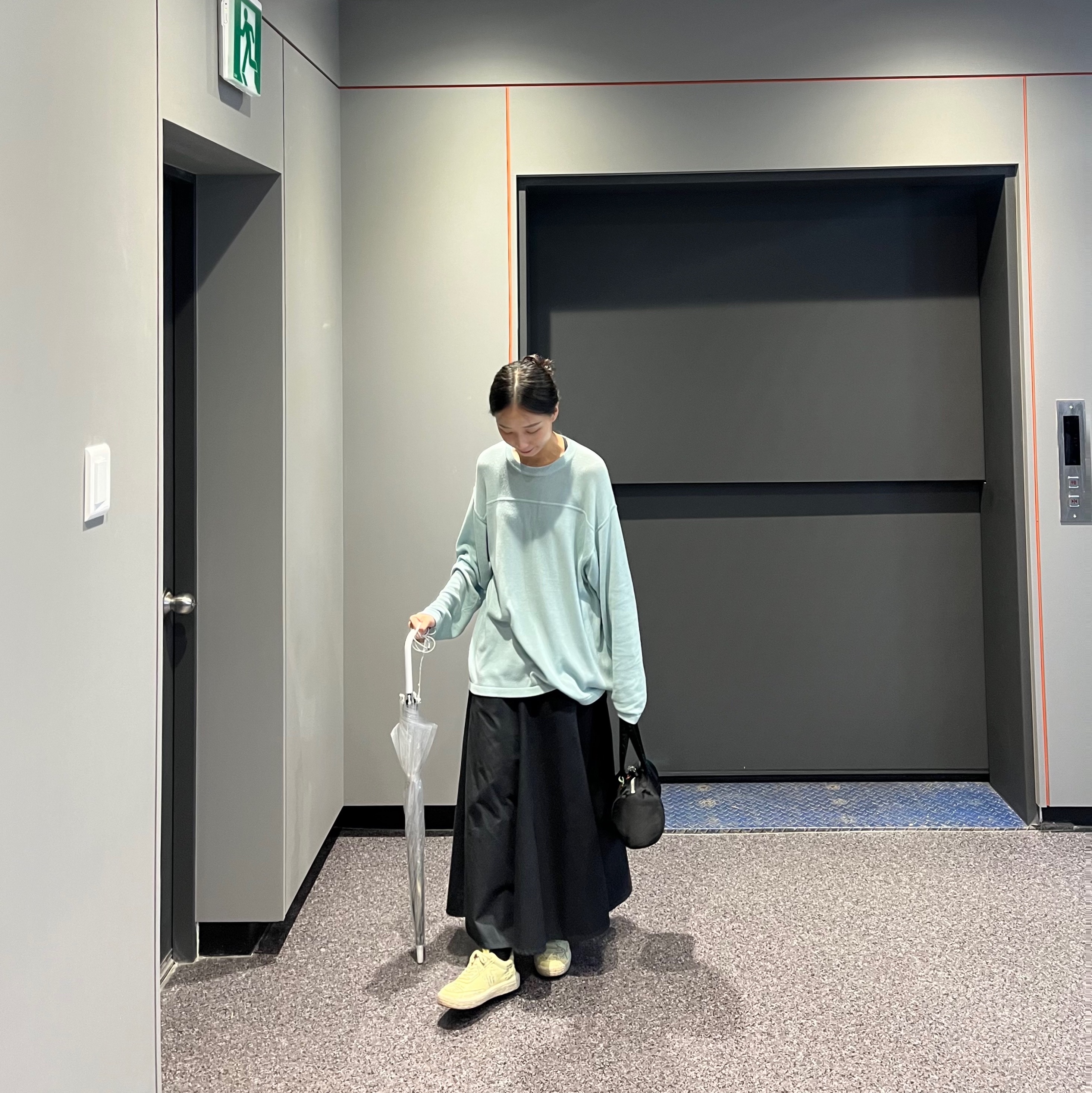 Stussy Football Sweater Light Blue, Porter Tanker Duffle Bag S Black 착용 스타일 - 3