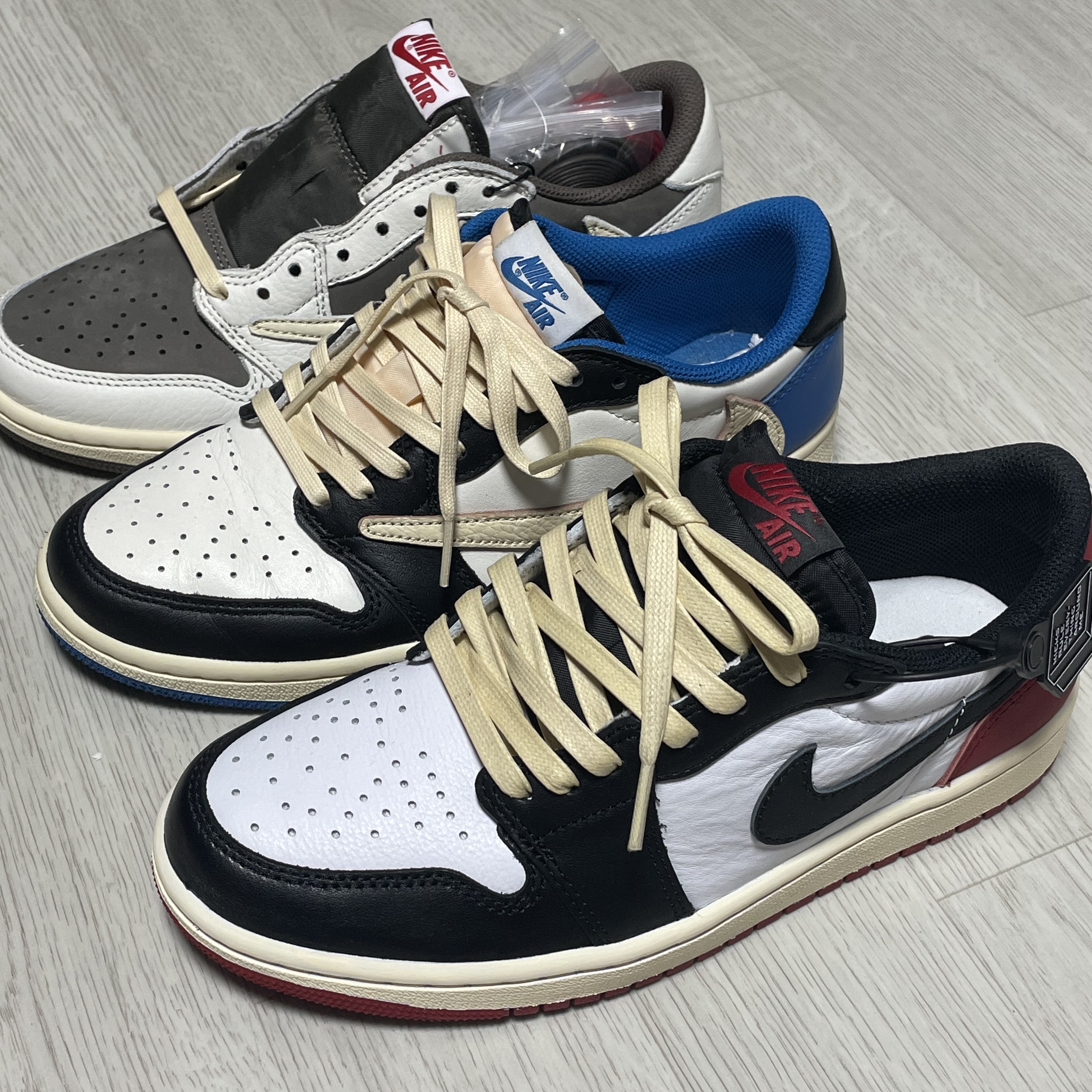 Jordan 1 Retro Low OG Black Toe, Jordan 1 x Travis Scott x Fragment Retro Low OG SP Military Blue 착용 스타일