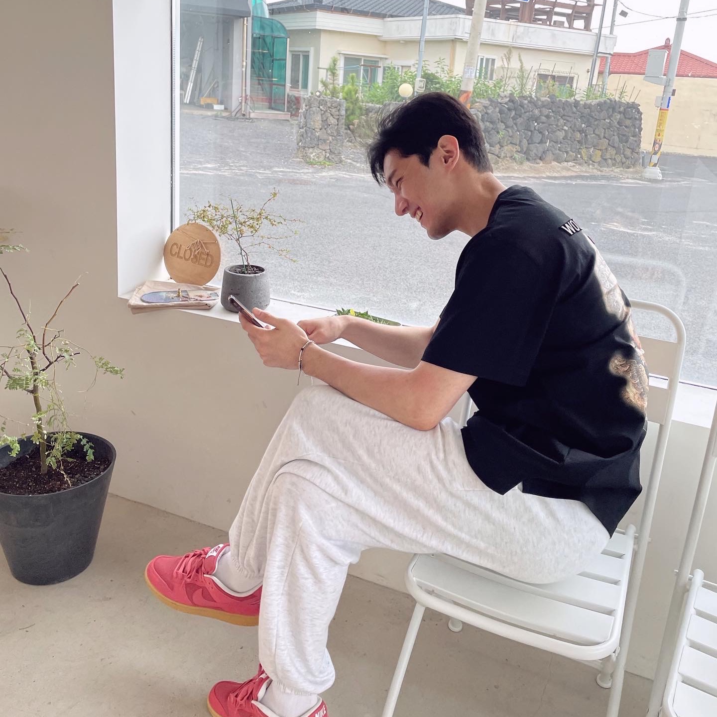 Wooyoungmi Volcano Back Logo T-Shirt Black - 23FW 착용 스타일 - 1