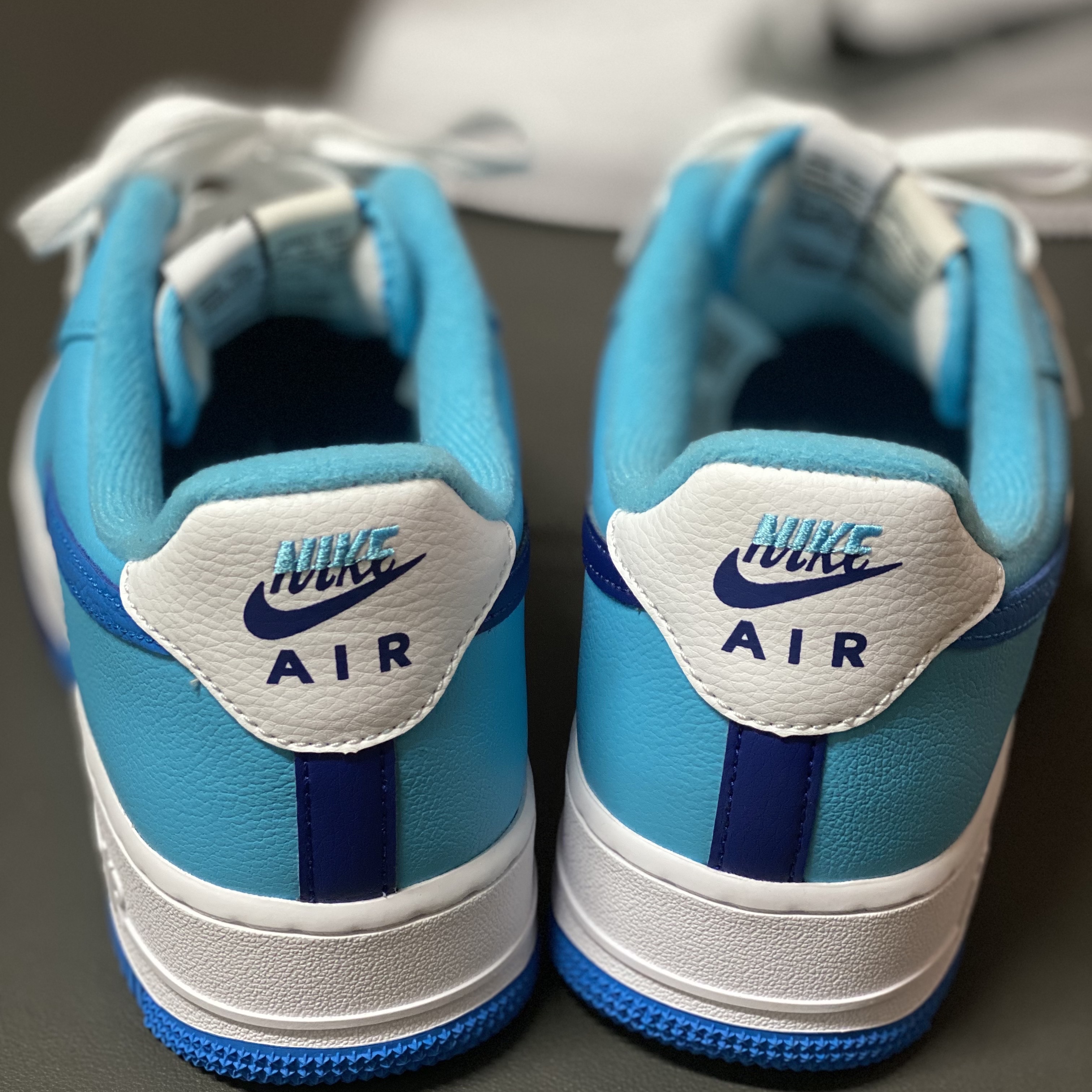Nike Air Force 1 '07 LV8 White Light Photo Blue, Nike Air Force 1 '07 Low White Cool Grey 착용 스타일 - 4
