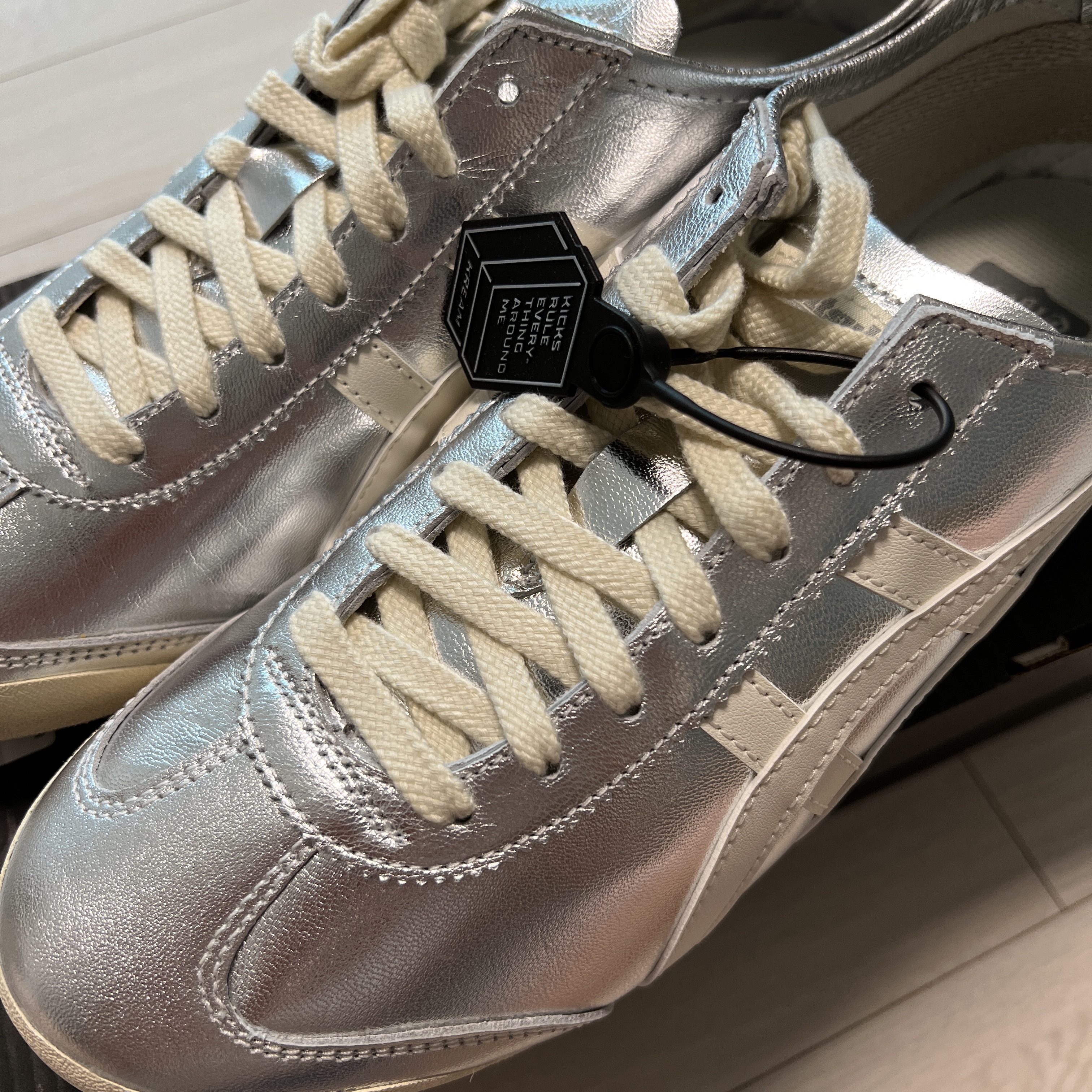 Onitsuka Tiger Mexico 66 White Silver 착용 스타일