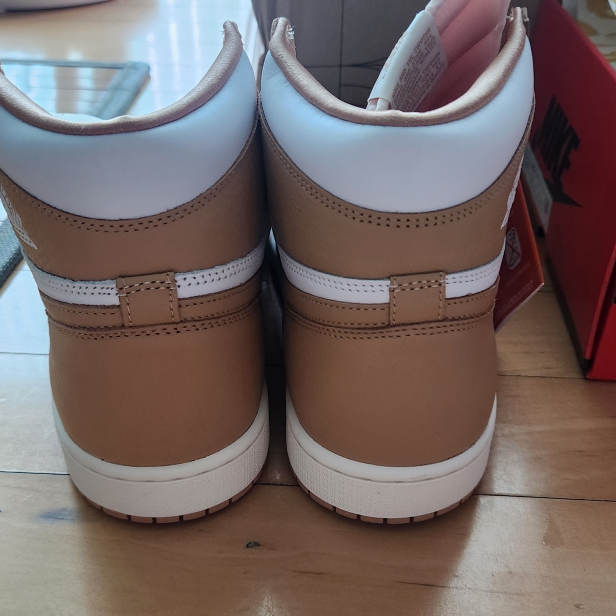 (W) Jordan 1 Retro High OG Praline 착용 스타일 - 5