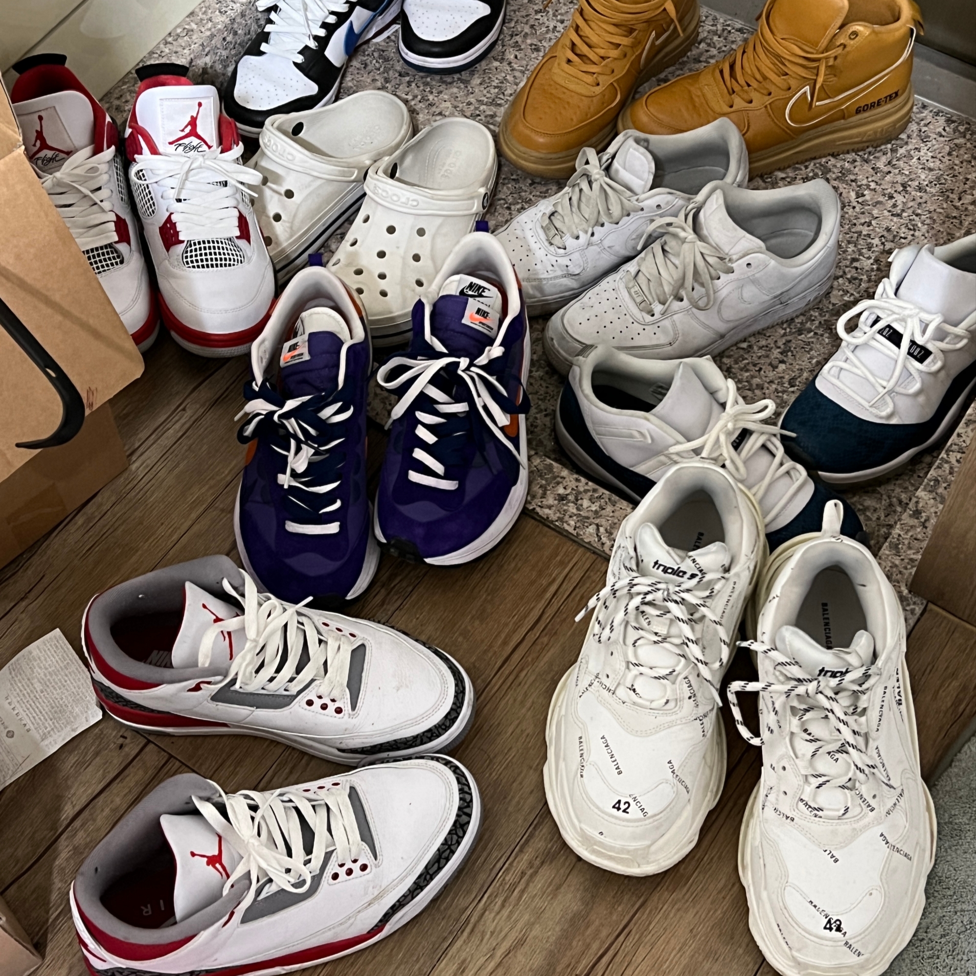 Jordan 11 Retro Low Navy Snakeskin 2019, Jordan 4 Retro OG Fire Red 2020 착용 스타일
