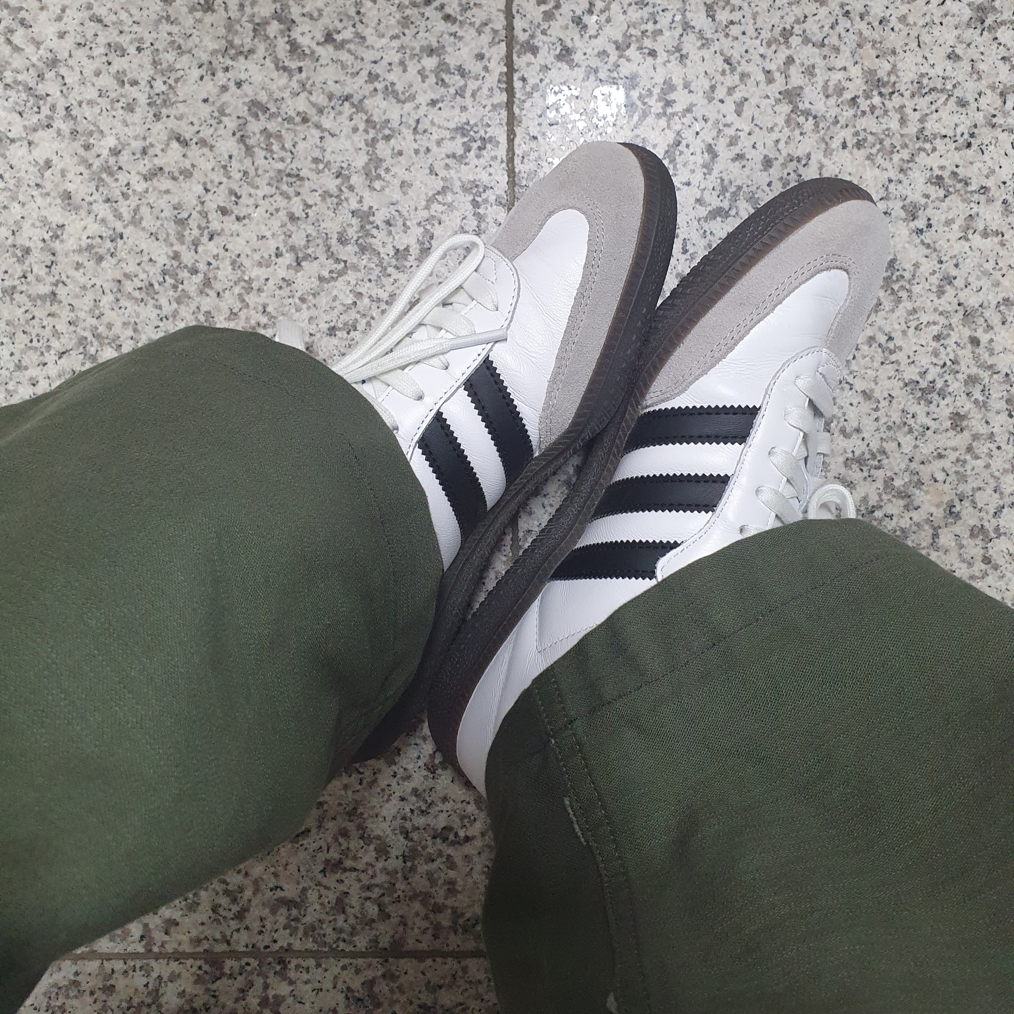 Adidas Samba OG Cloud White 착용 스타일