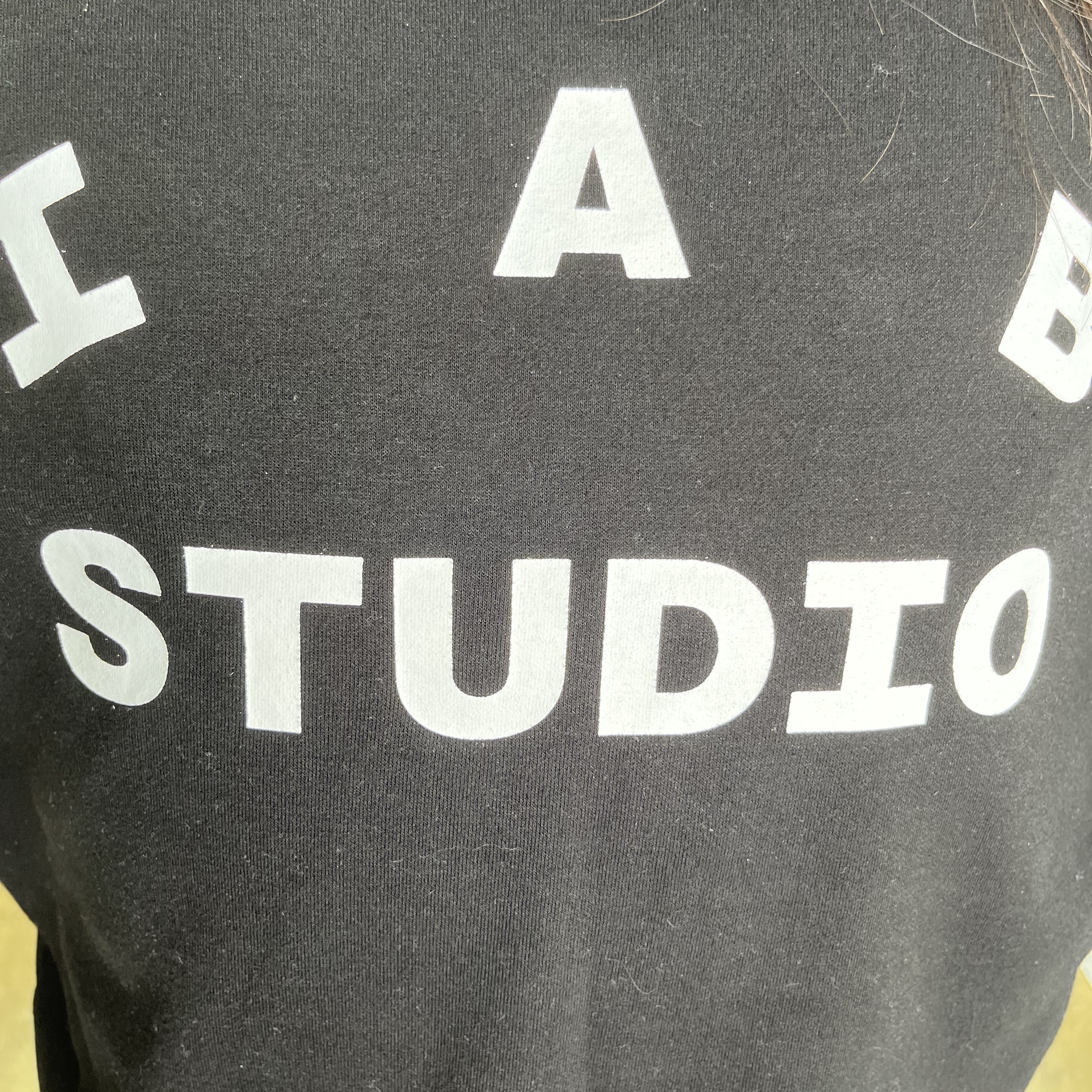 IAB Studio 10th Anniversary T-Shirt Black 착용 스타일