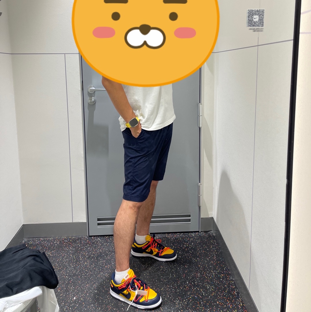 Nike x Off-White Dunk Low University Gold Midnight Navy 착용 스타일