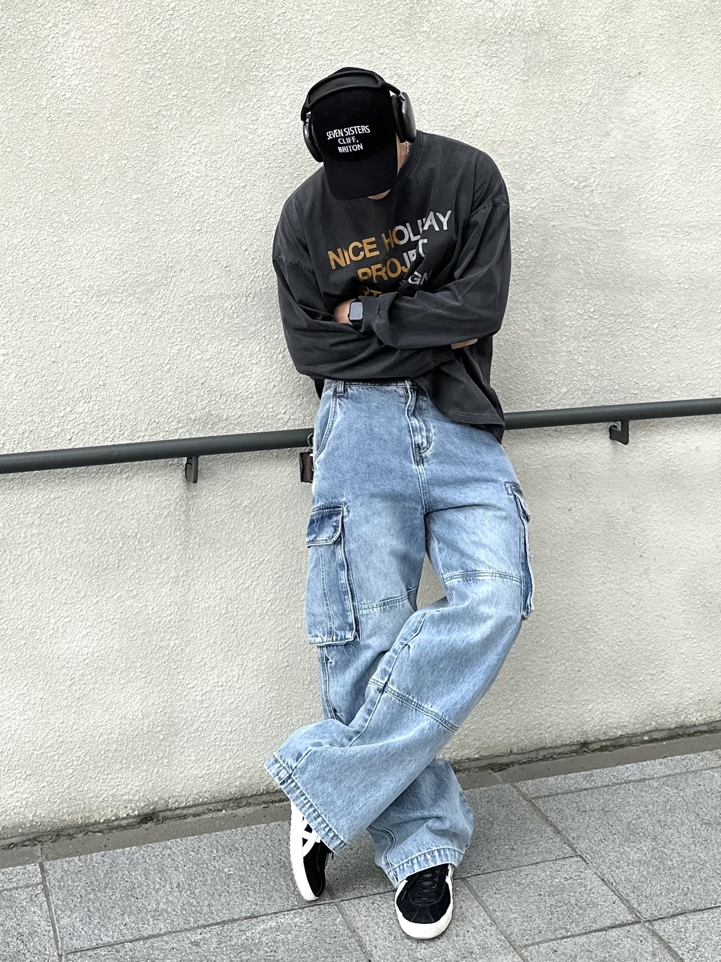 Onitsuka Tiger Mexico Deligation Black White, Apple AirPods Max Lightning Space Gray (Korean Ver.) 착용 스타일 - 1