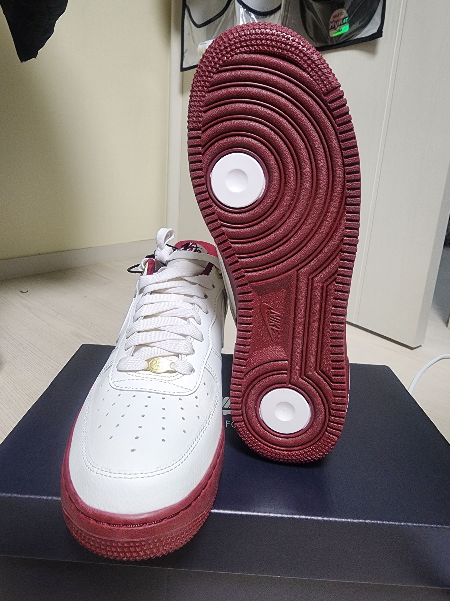 (W) Nike Air Force 1 '07 SE 40th Anniversary Join Forces Sail Team Red 착용 스타일 - 1