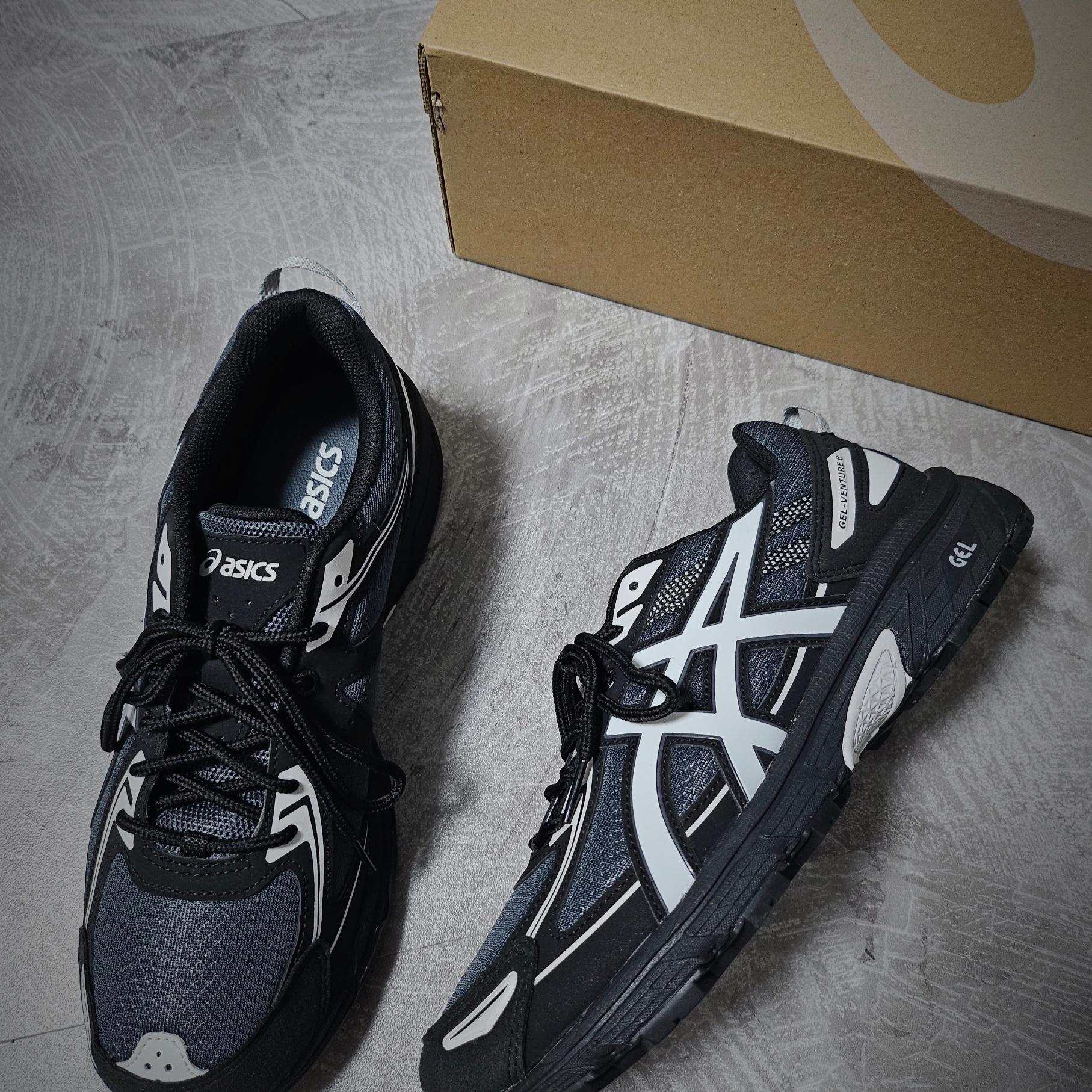 Asics Gel-Venture 6 Carrier Grey 착용 스타일
