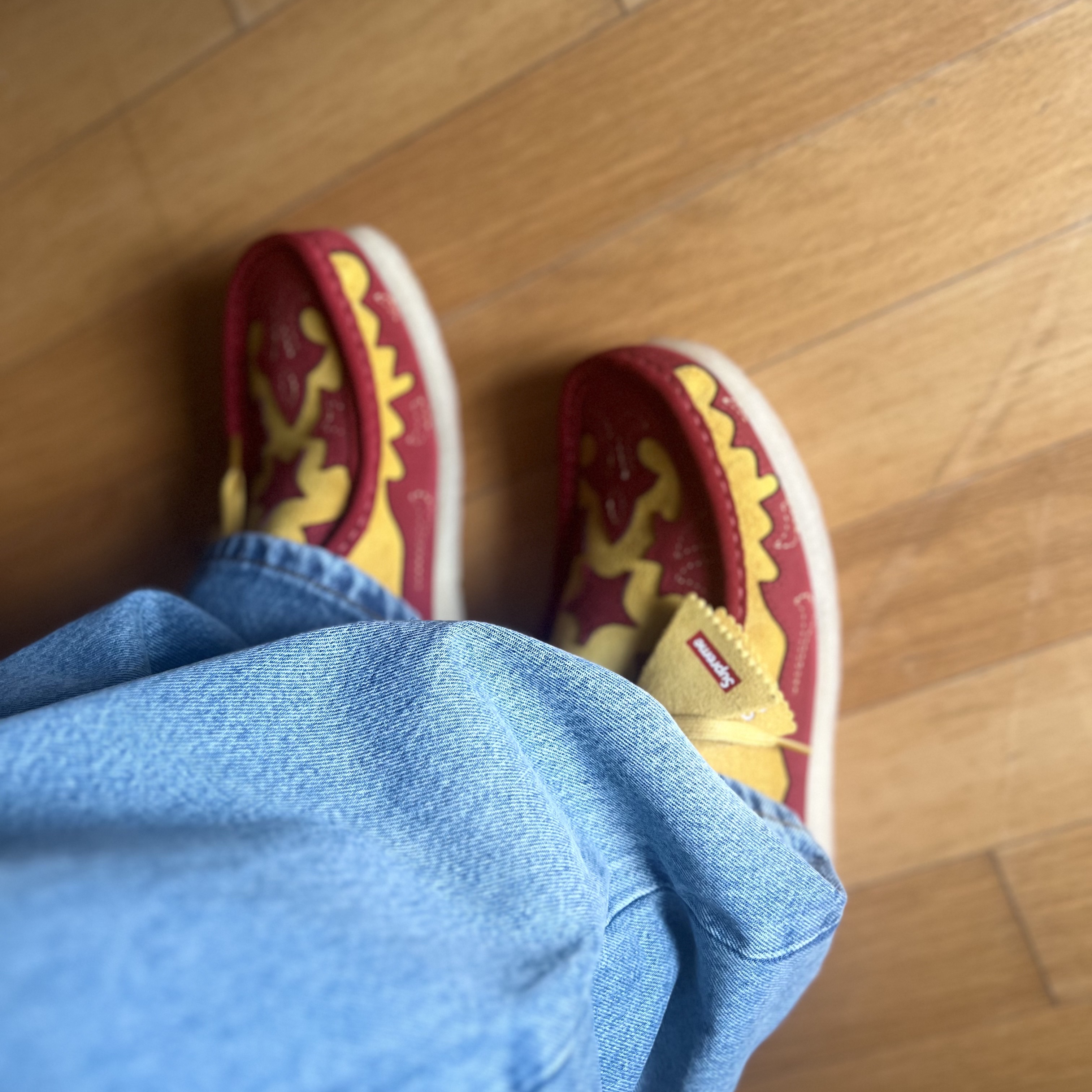 Clarks x Supreme Wallabee Gold 착용 스타일 - 2