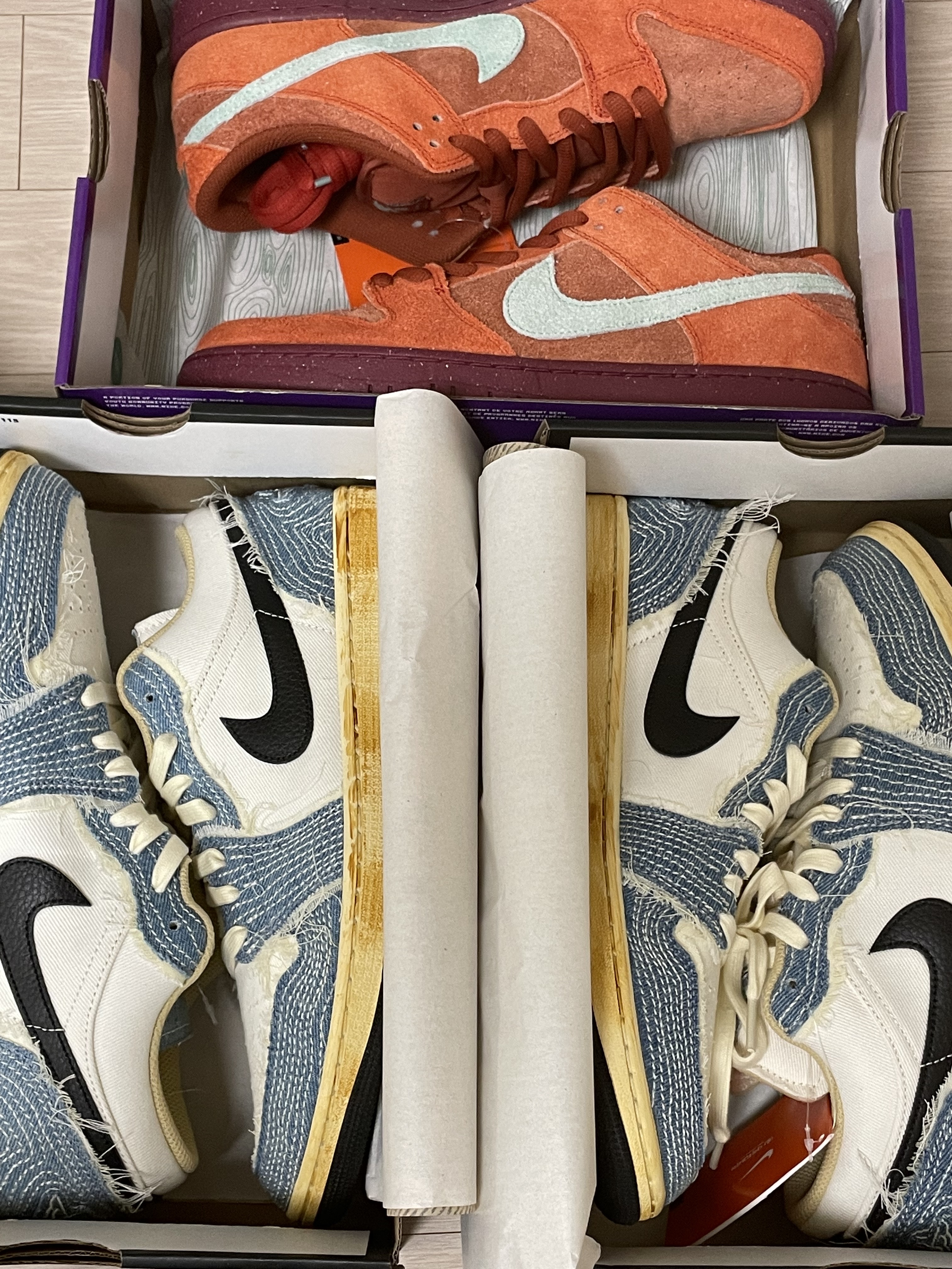 Island Slipper Leather Suede Taupe Navy, Nike SB Dunk Low Pro Premium Mystic Red and Rosewood 착용 스타일 - 2