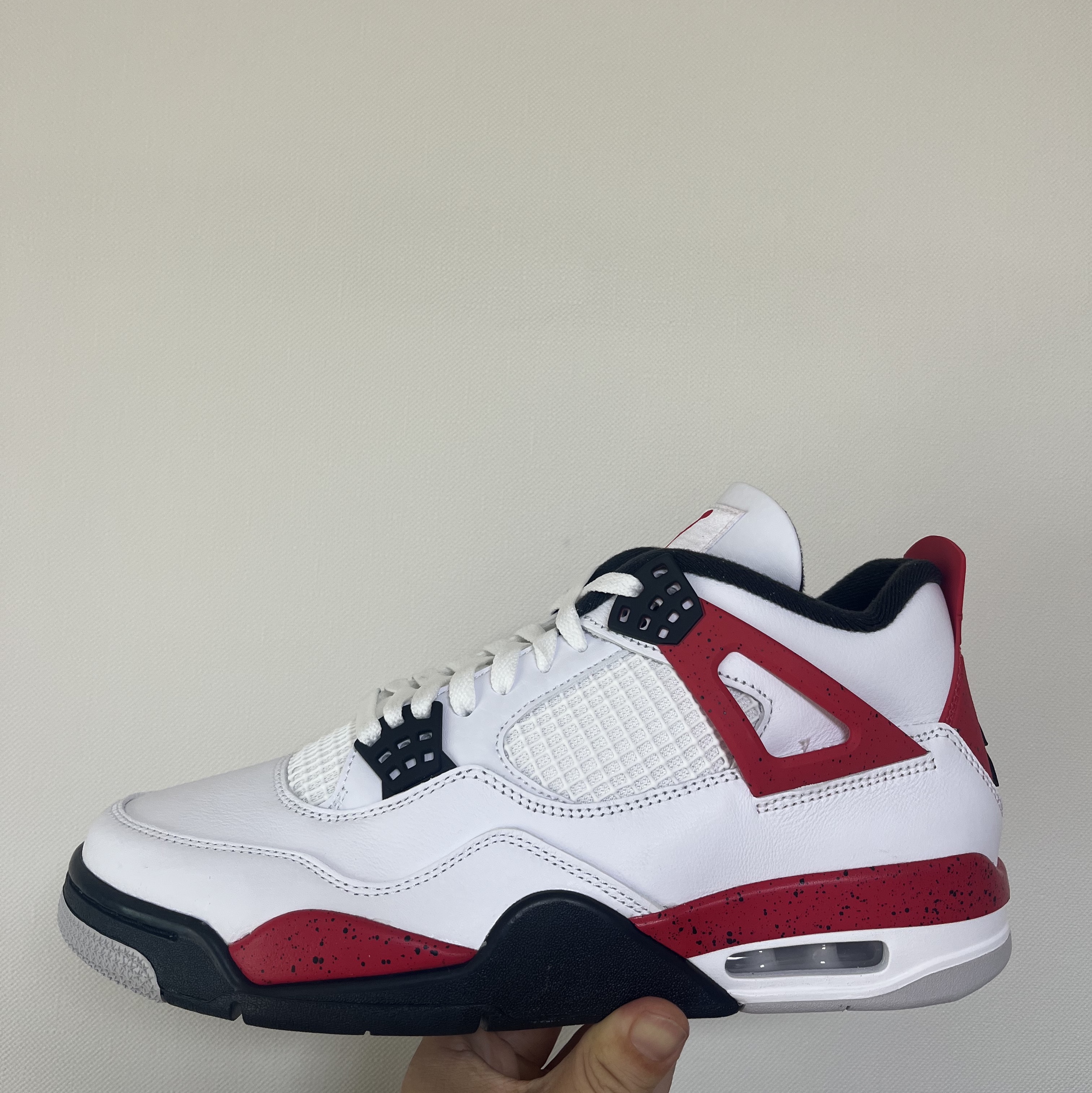 Jordan 4 Retro Red Cement 착용 스타일 - 1