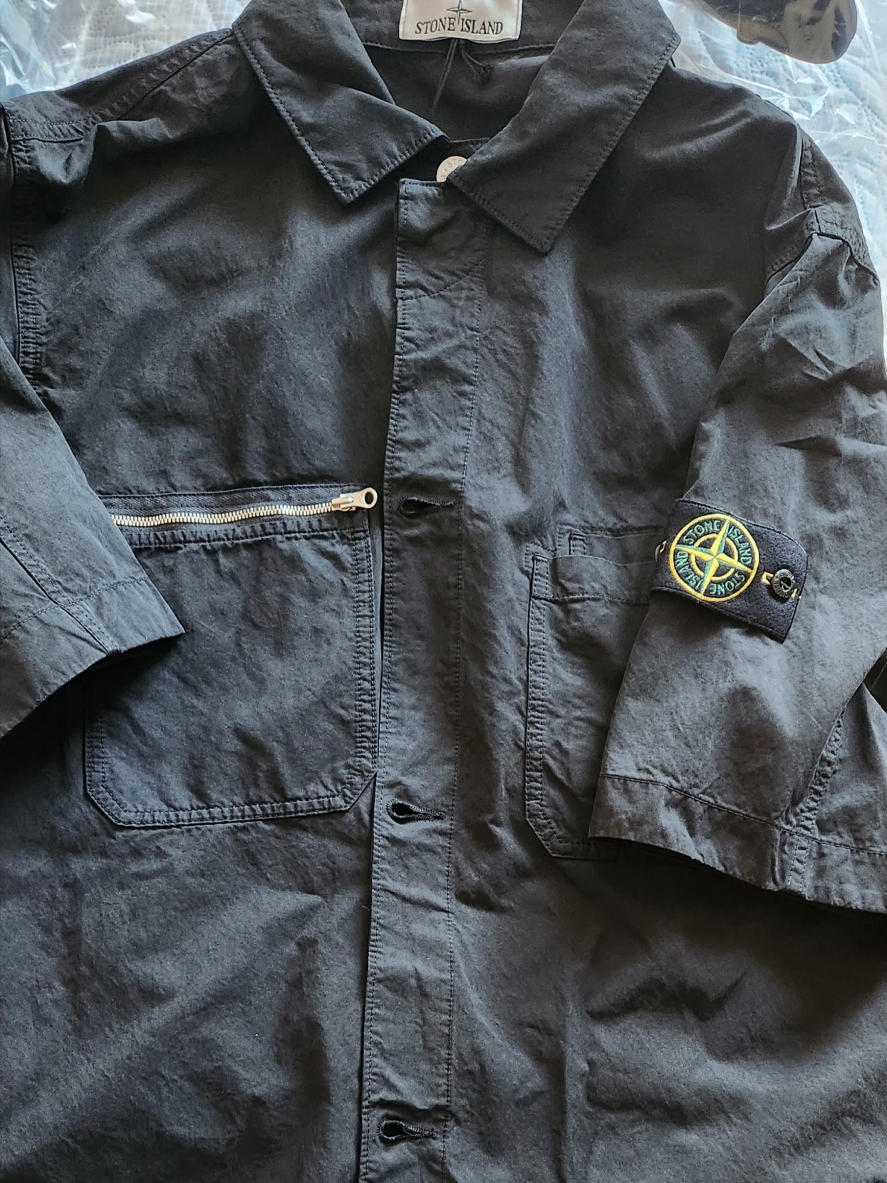 Stone Island 11429 Patch Chest Pockets Short Sleeve Overshirt Black - 23SS 착용 스타일