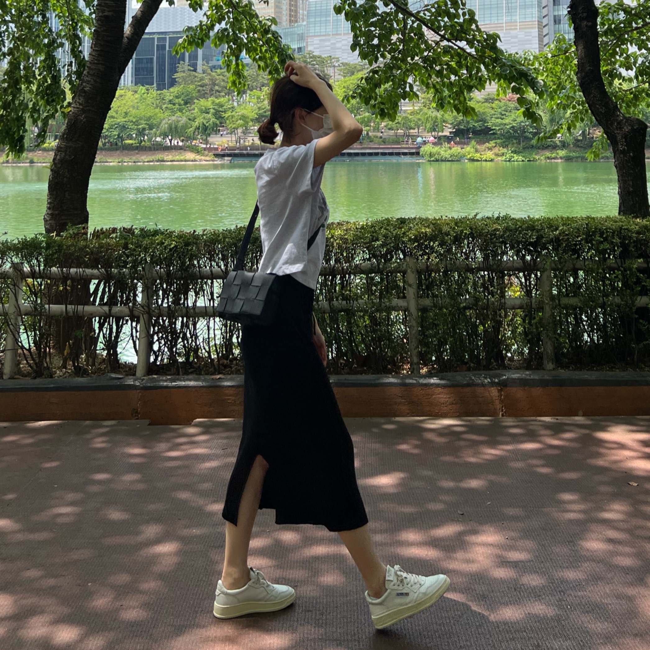 (W) Autry Medalist Low Leather Sneakers White 착용 스타일