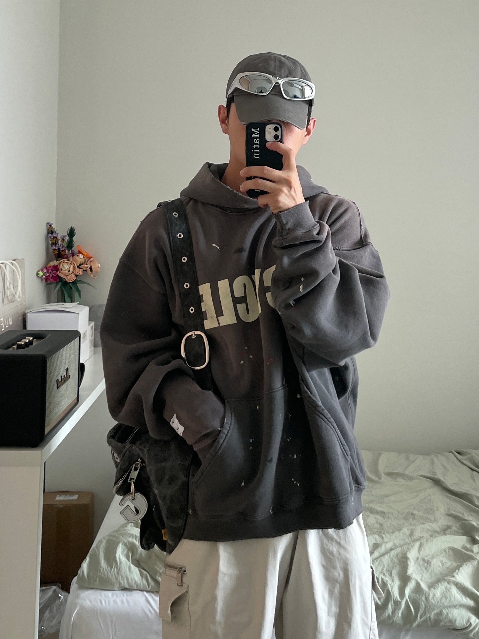 Gallery Dept. 90'S Recycle Hoodie Washed Black, Balenciaga 3XL Sneakers Light Beige 착용 스타일 - 4