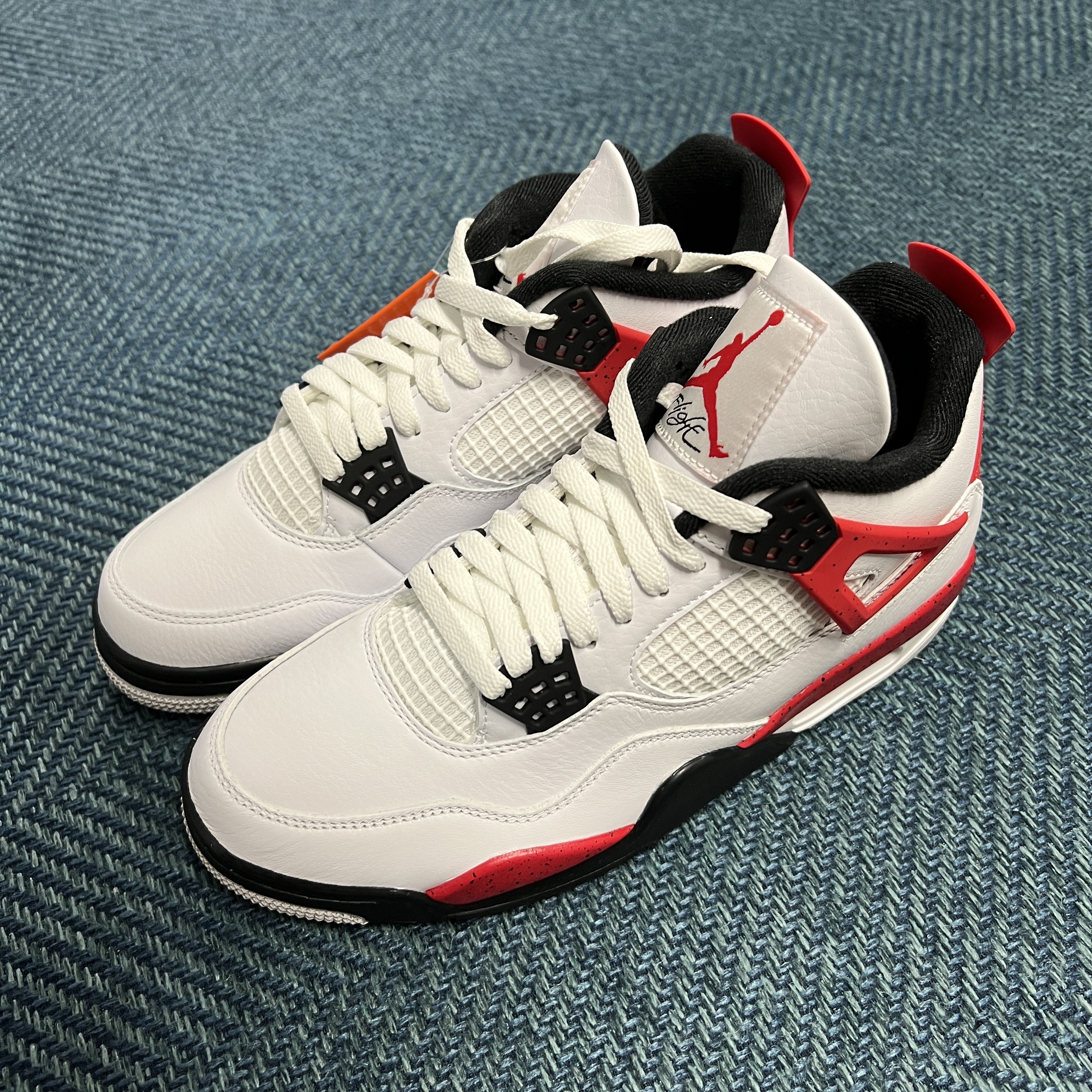 Jordan 4 Retro Red Cement 착용 스타일