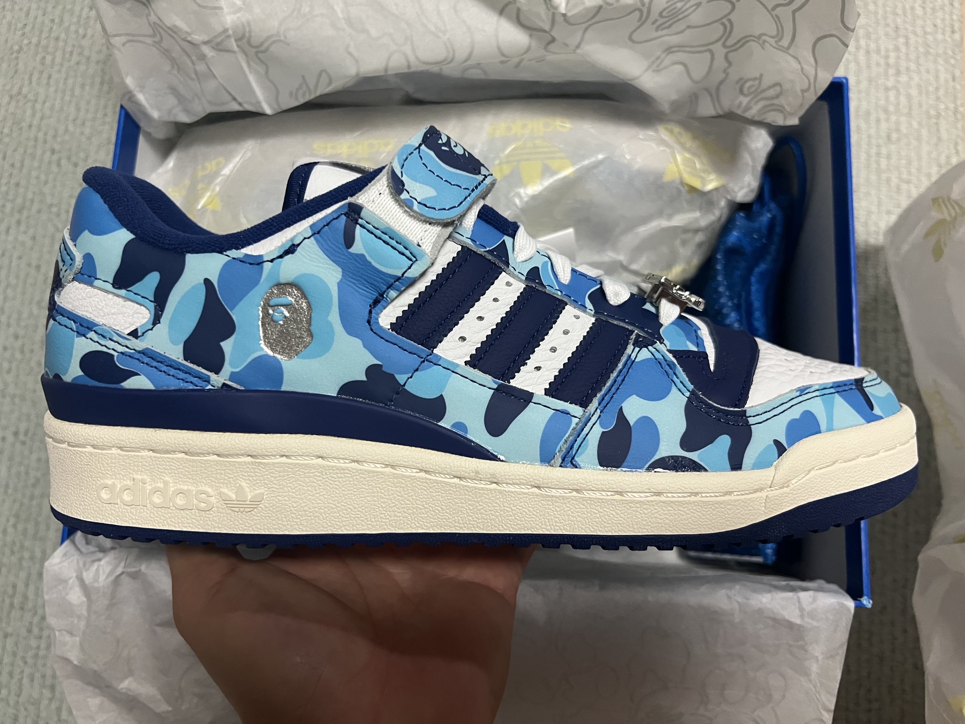 Adidas x BAPE Forum 84 Low Blue Camo 착용 스타일