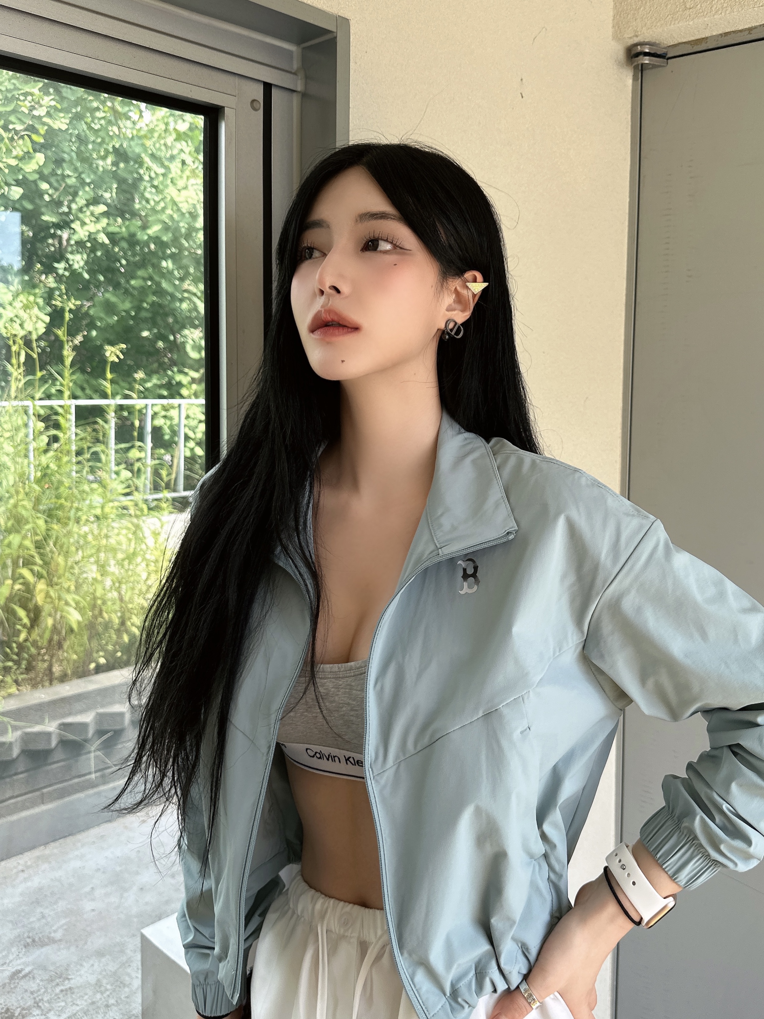 (W) Palace x CK1 Unlined Bralette Light Grey Heather - 22SS 착용 스타일 - 2