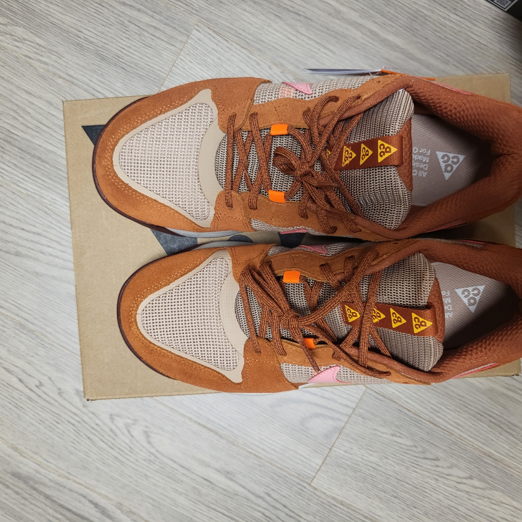 Nike ACG Lowcate Hemp Dark Russet 착용 스타일 - 1
