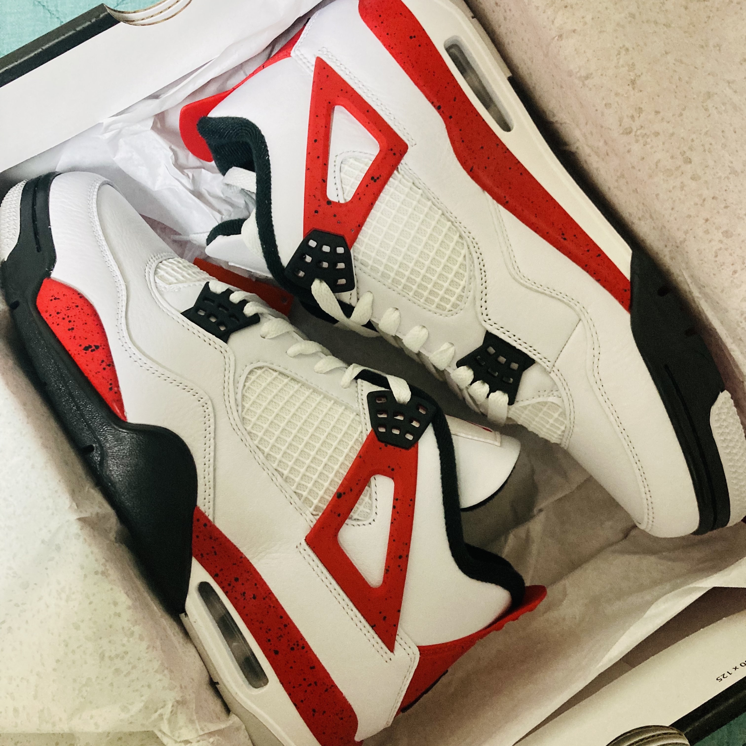Jordan 4 Retro Red Cement 착용 스타일 - 2