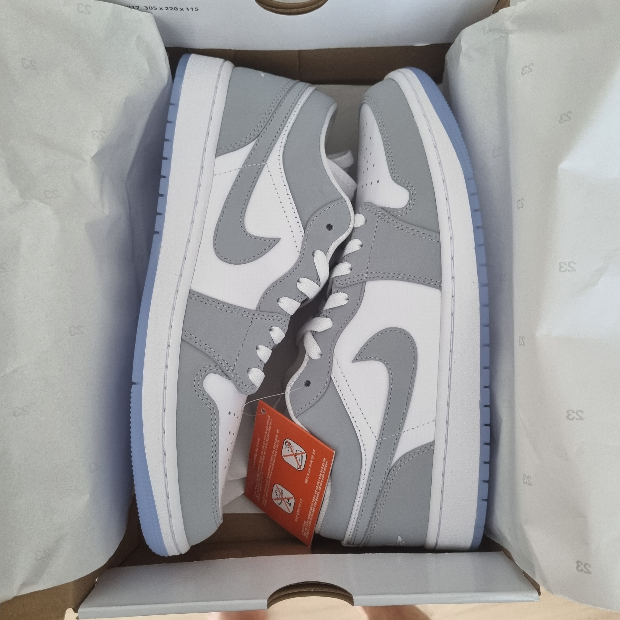 (W) Jordan 1 Low White Wolf Grey 착용 스타일