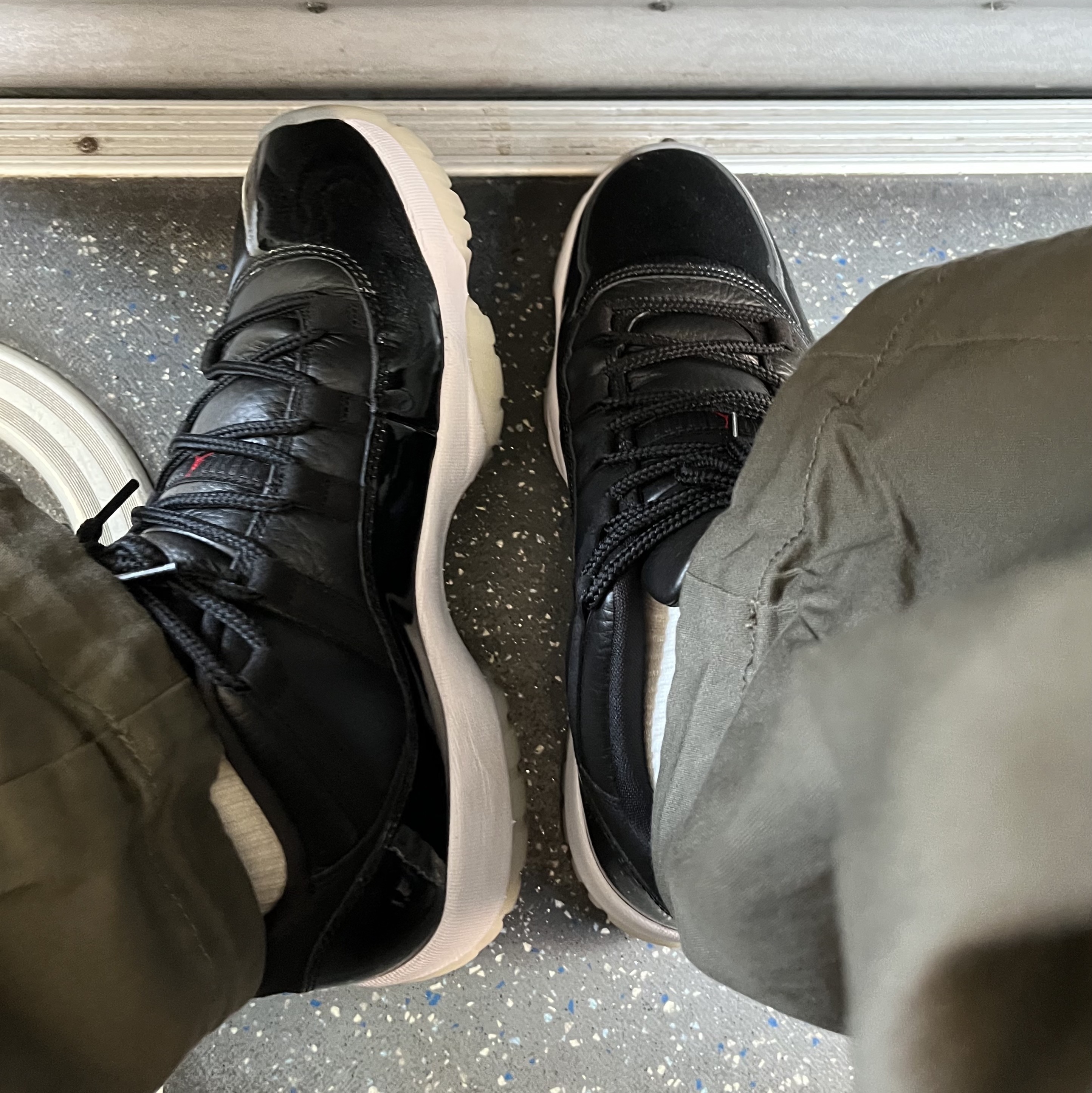 Jordan 11 Retro Low 72-10 착용 스타일