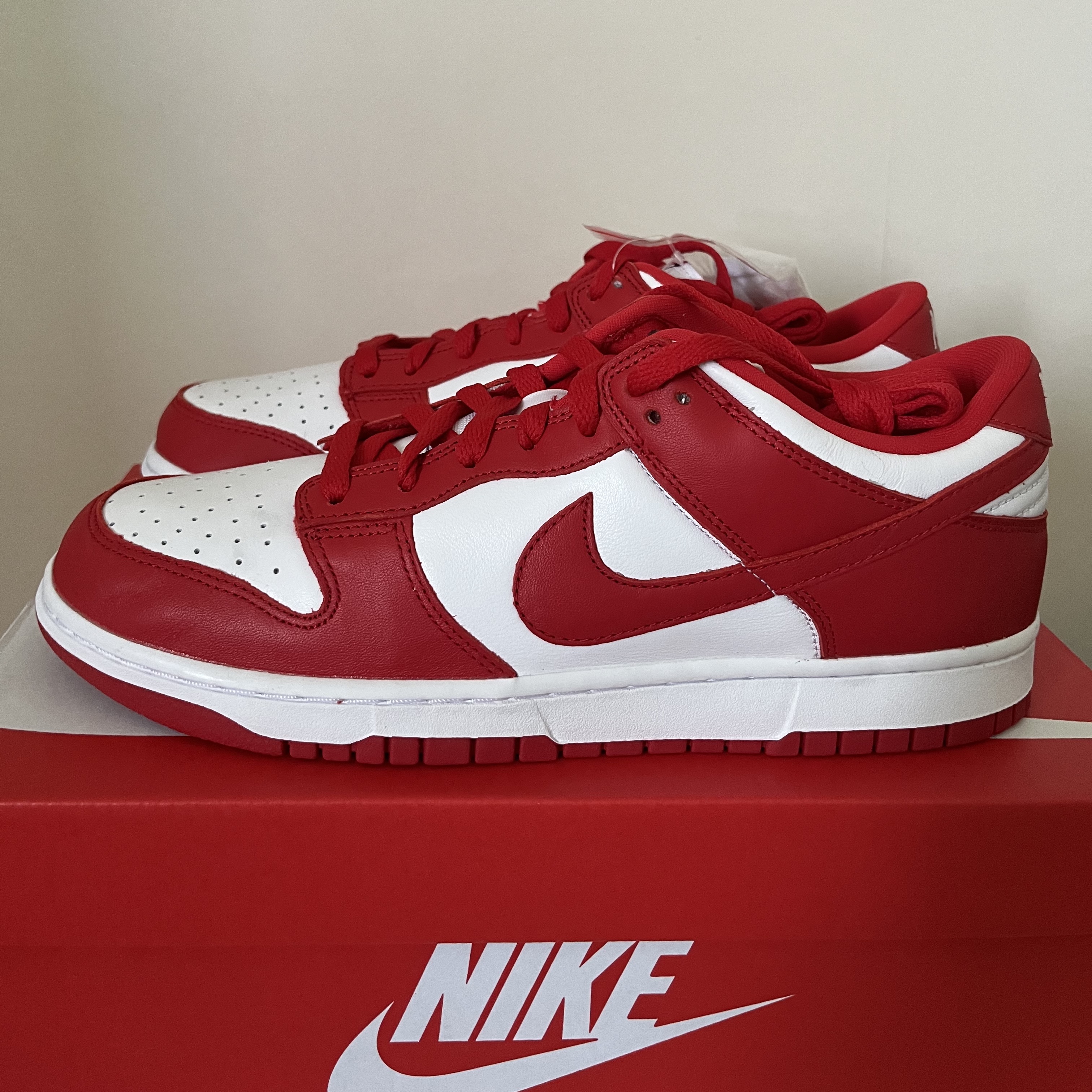 Nike Dunk Low SP White and University Red 2023 착용 스타일 - 2