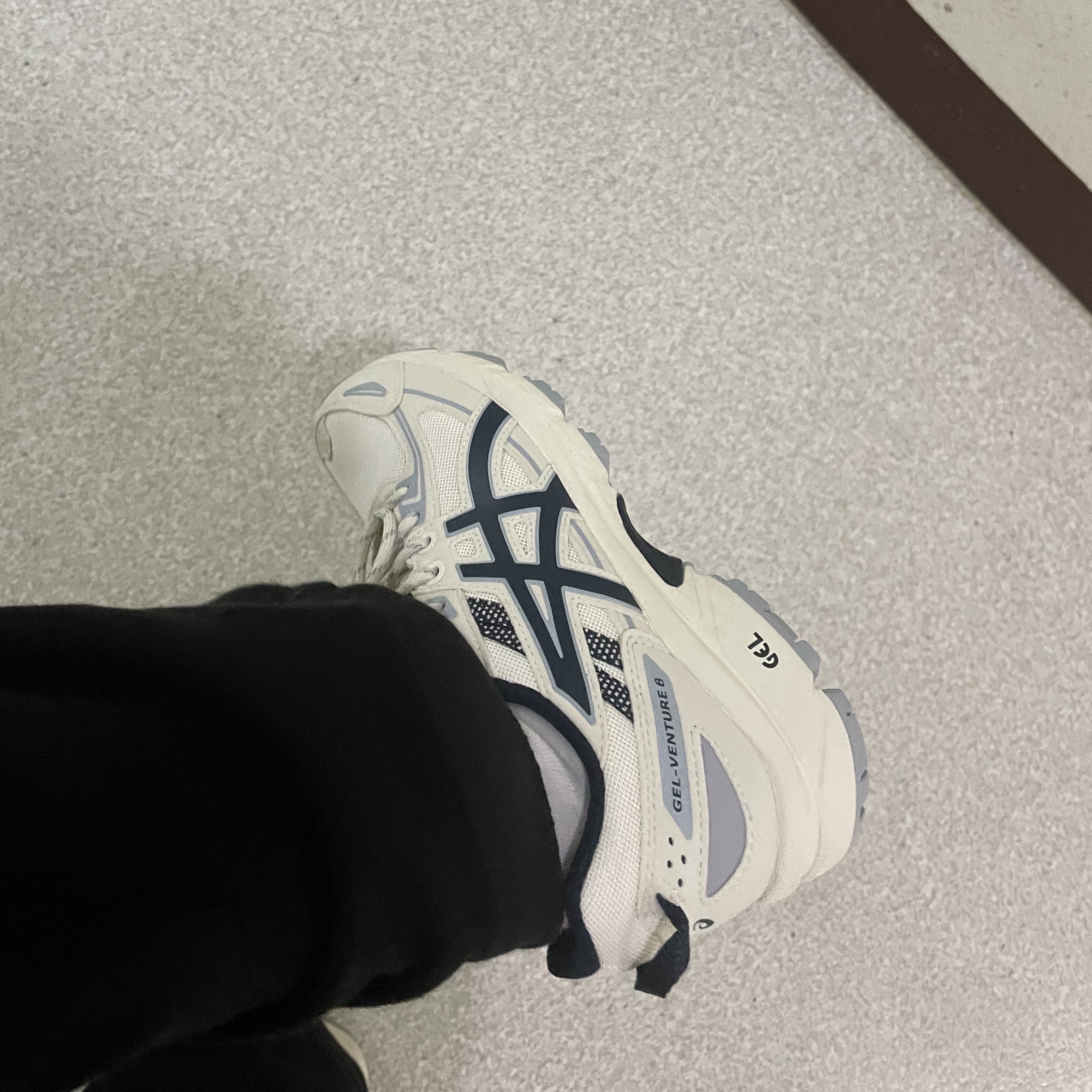 Asics Gel-Venture 6 SPS Birch French Blue 착용 스타일