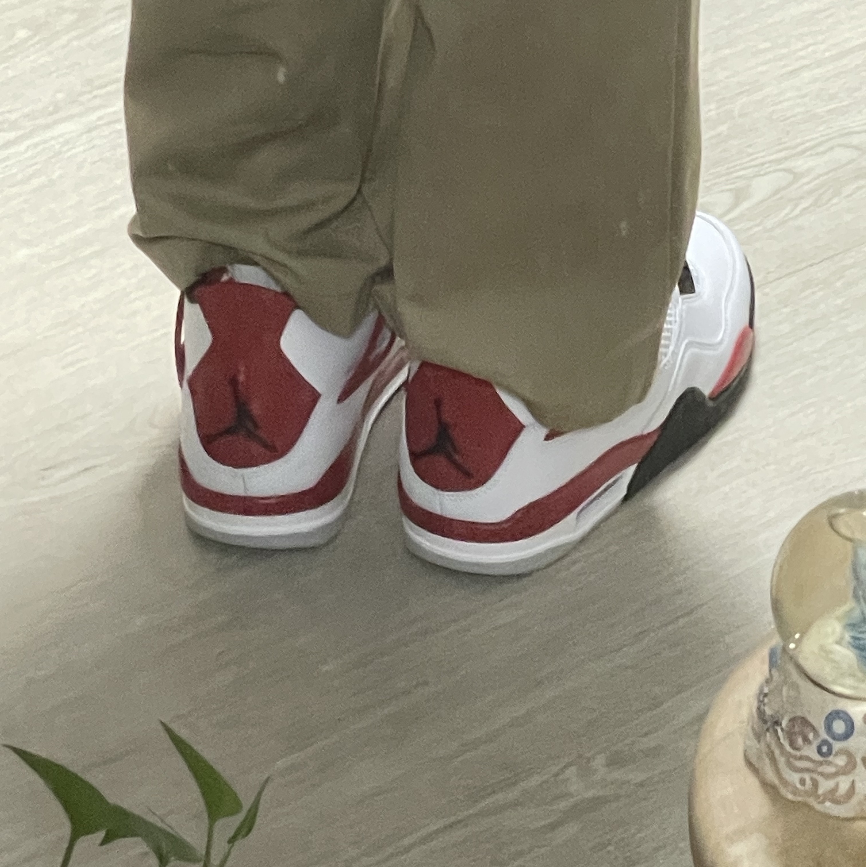 Jordan 4 Retro Red Cement 착용 스타일 - 2