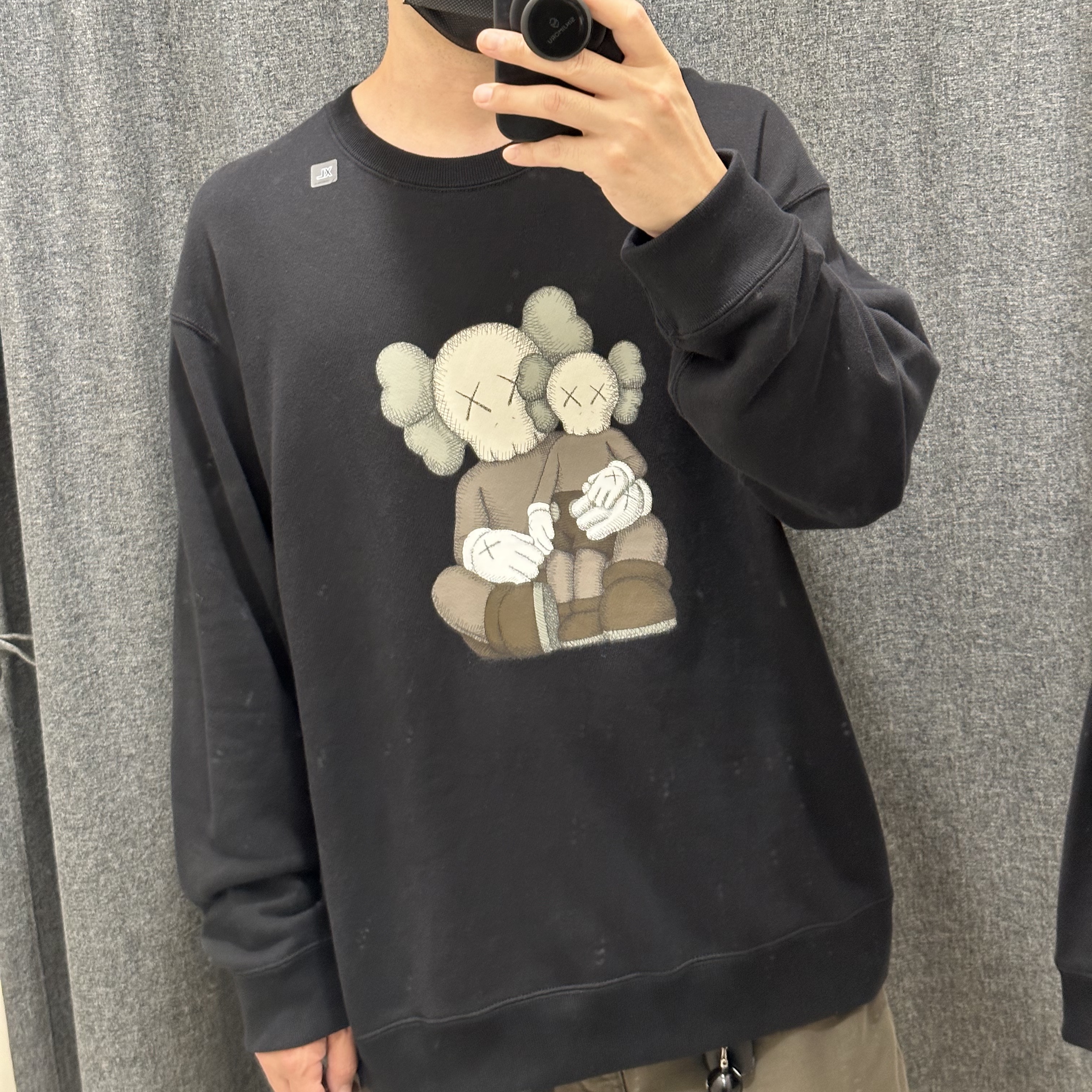 Uniqlo UT x Kaws Long Sleeve Sweatshirt Black, Supreme Washed Chino Twill Camp Cap Denim - 22FW 착용 스타일 - 2