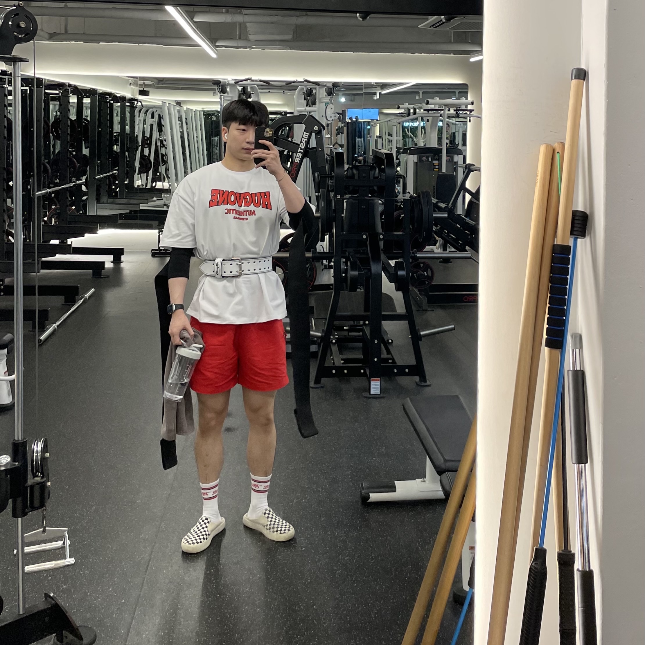 Nike ACG Woven Shorts University Red - Asia 착용 스타일