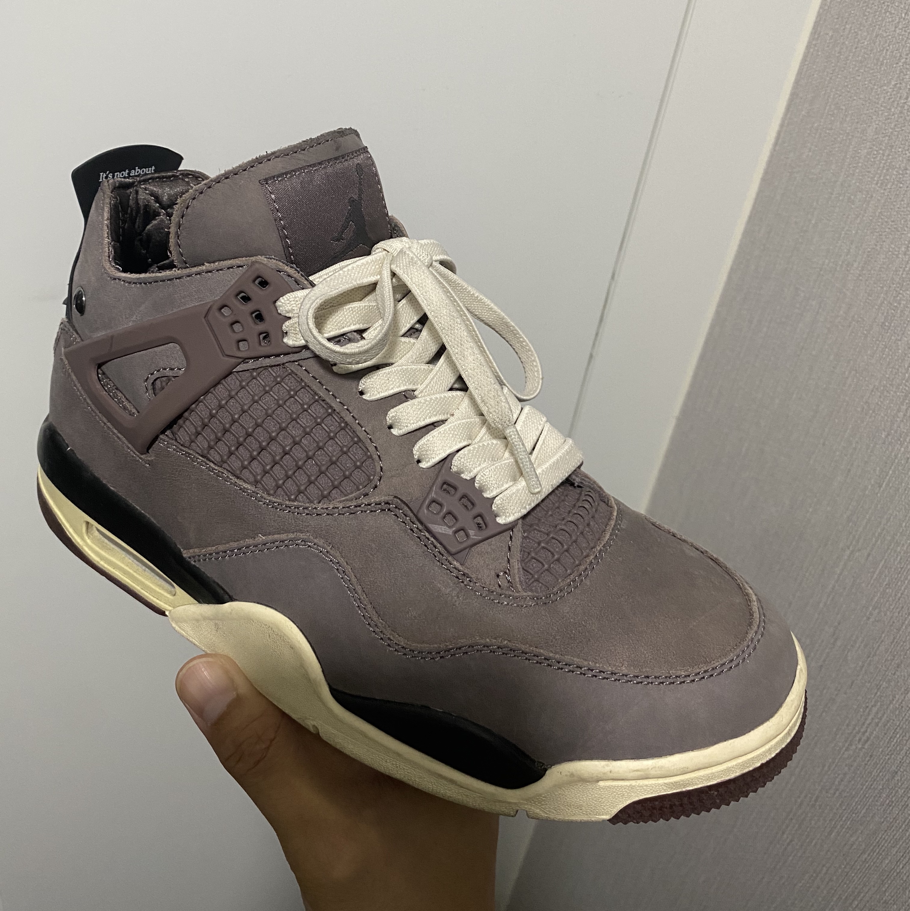 Jordan 4 x A Ma Maniere Retro Violet Ore 착용 스타일