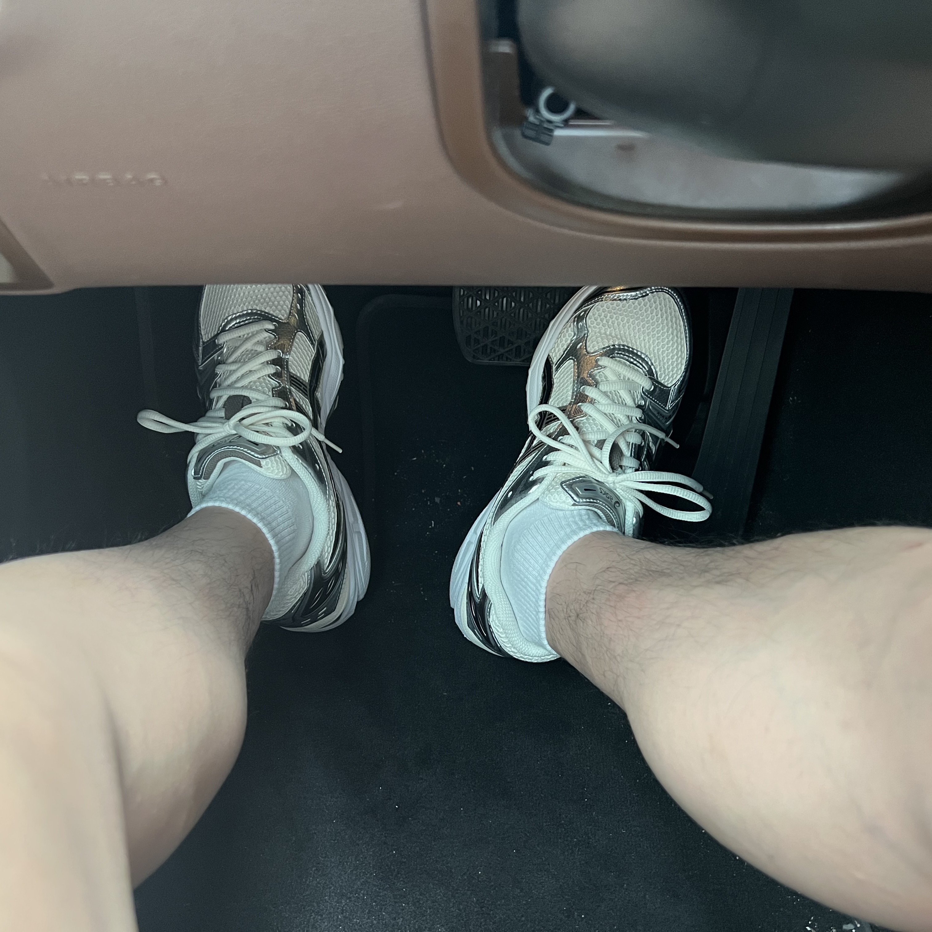 Asics Gel-Kayano 14 Cream Black 착용 스타일 - 2