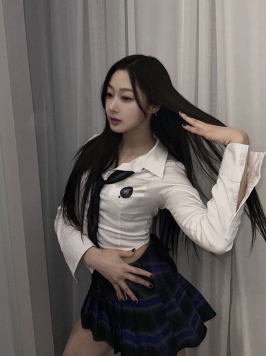 걸그룹 패션 수집가 🫧님의 스타일 - 1