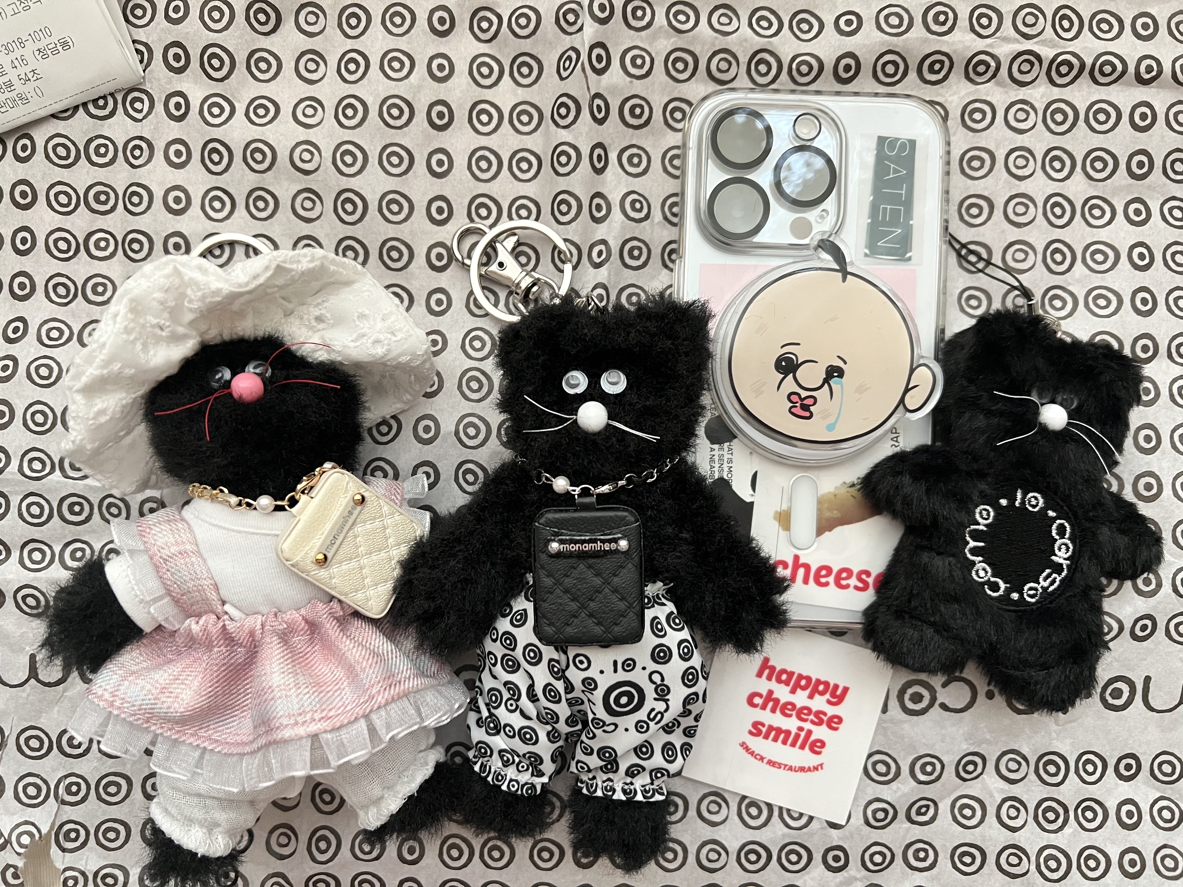 Monamhee Beulpingi Keyring with White Pants Black 착용 스타일 - 1