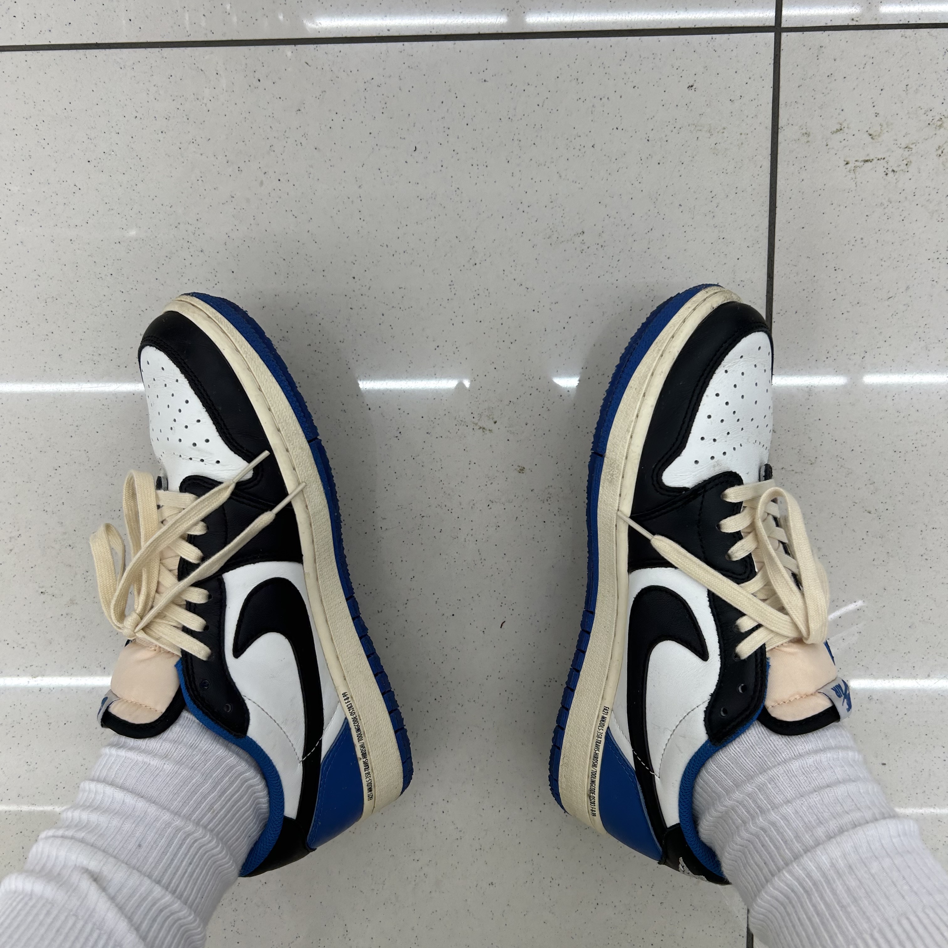 Jordan 1 x Travis Scott x Fragment Retro Low OG SP Military Blue 착용 스타일