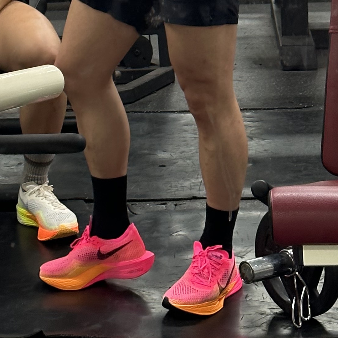 Nike ZoomX Vaporfly Next% 3 Hyper Pink, Nike ZoomX Vaporfly Next% 3 Sail Cobalt Bliss Total Orange 착용 스타일