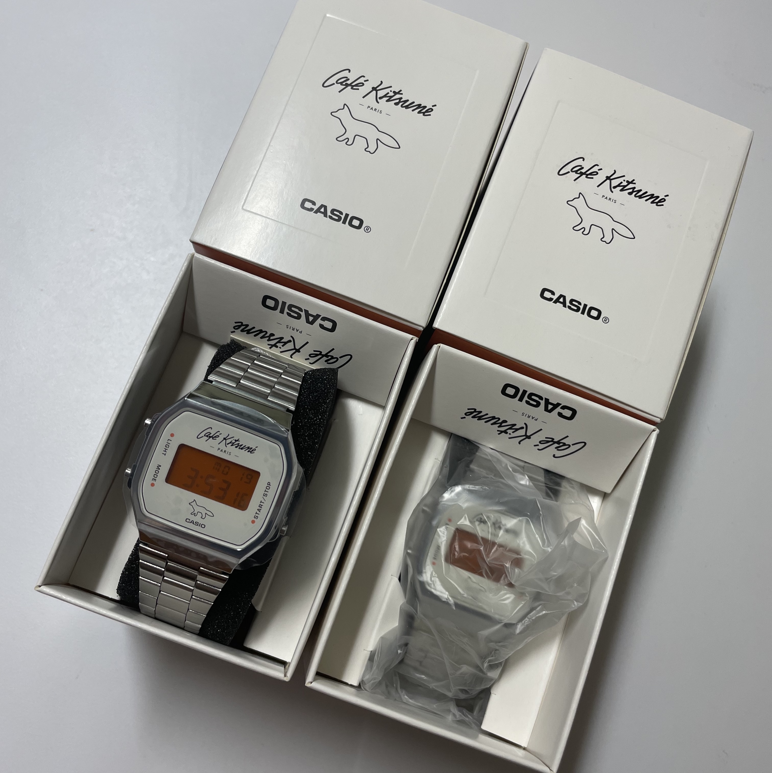 Casio x Maison Kitsune Cafe A168WECK-7A 착용 스타일