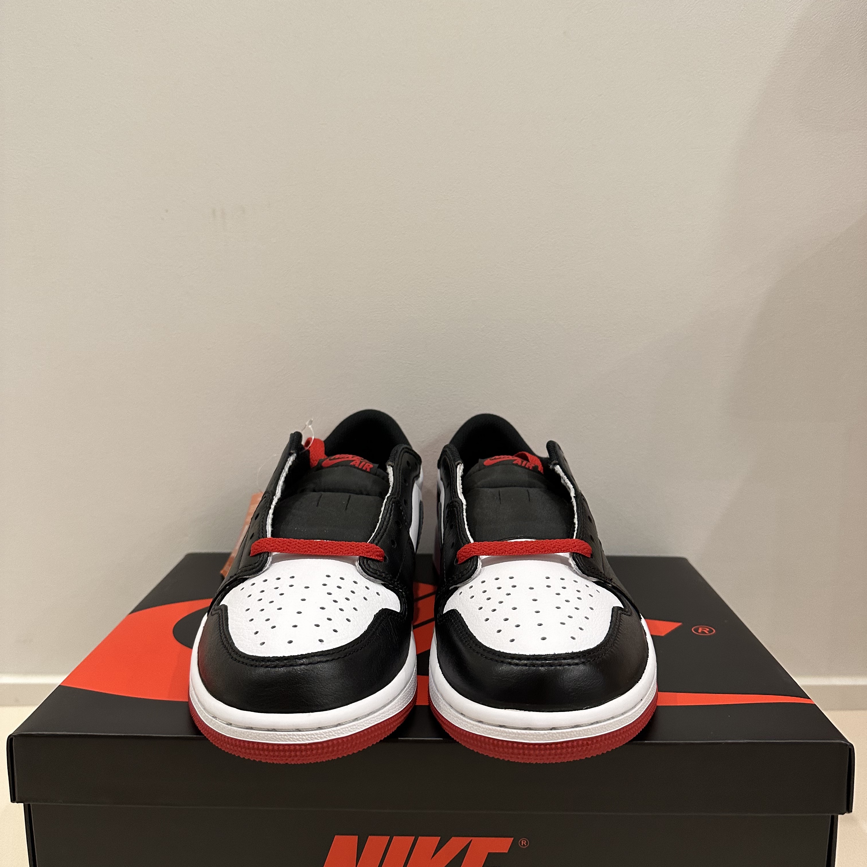 Jordan 1 Retro Low OG Black Toe 착용 스타일 - 1