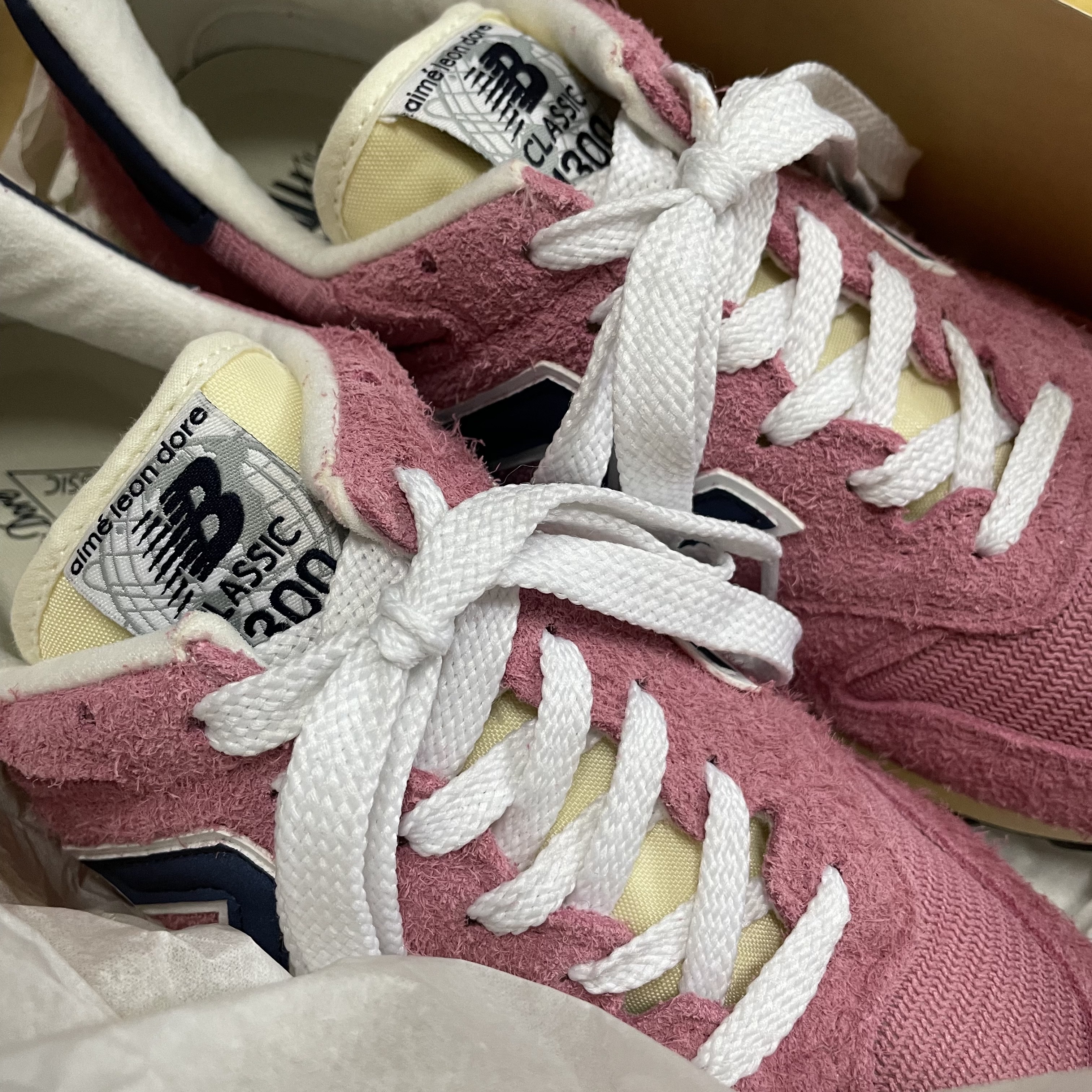 New Balance x Aime Leon Dore 1300 Dusty Pink 착용 스타일 - 2