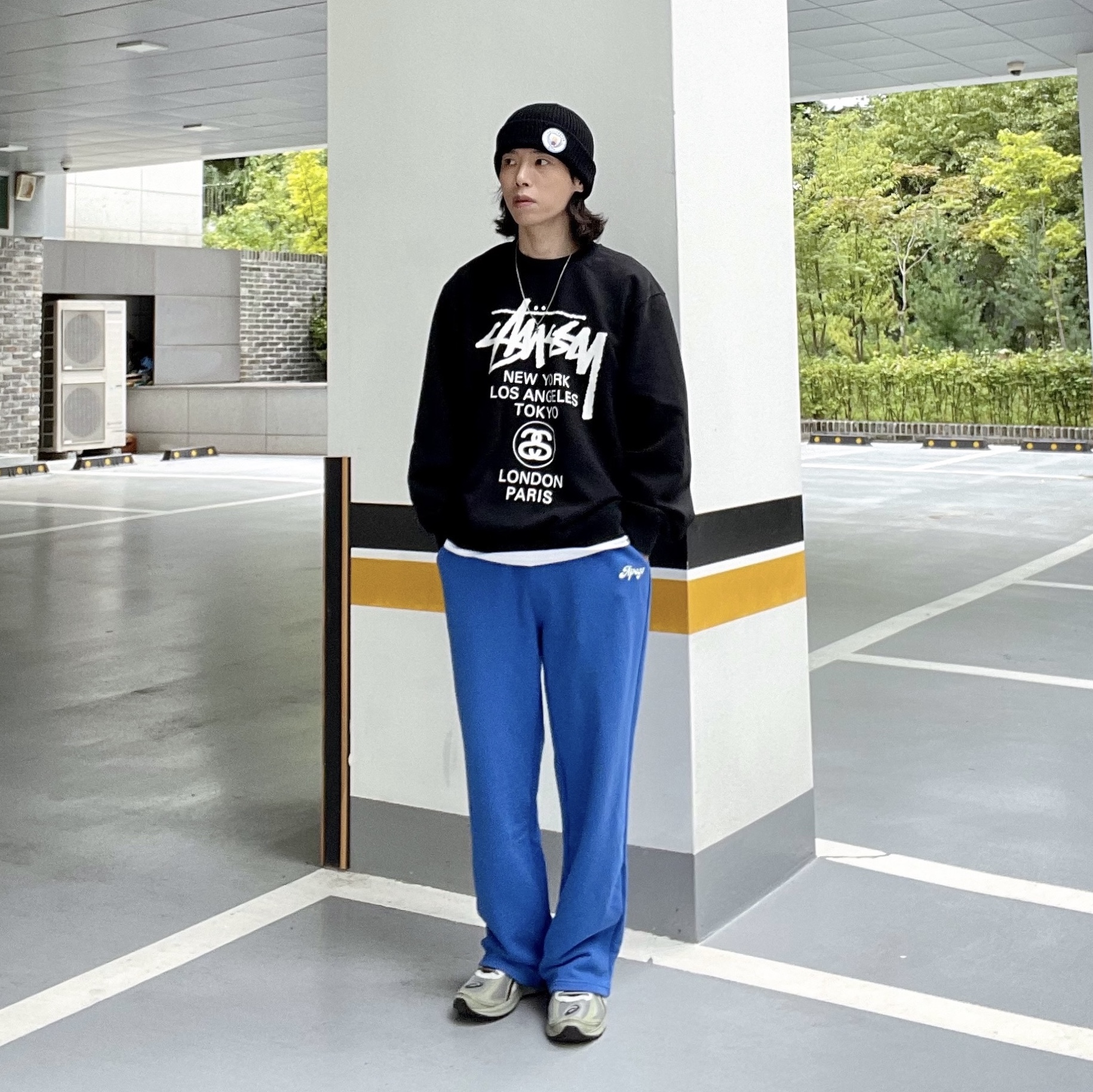 Asics Jog 100 S Sheet Rock - 2E Wide, Stussy World Tour Crew Black 2022 착용 스타일 - 2