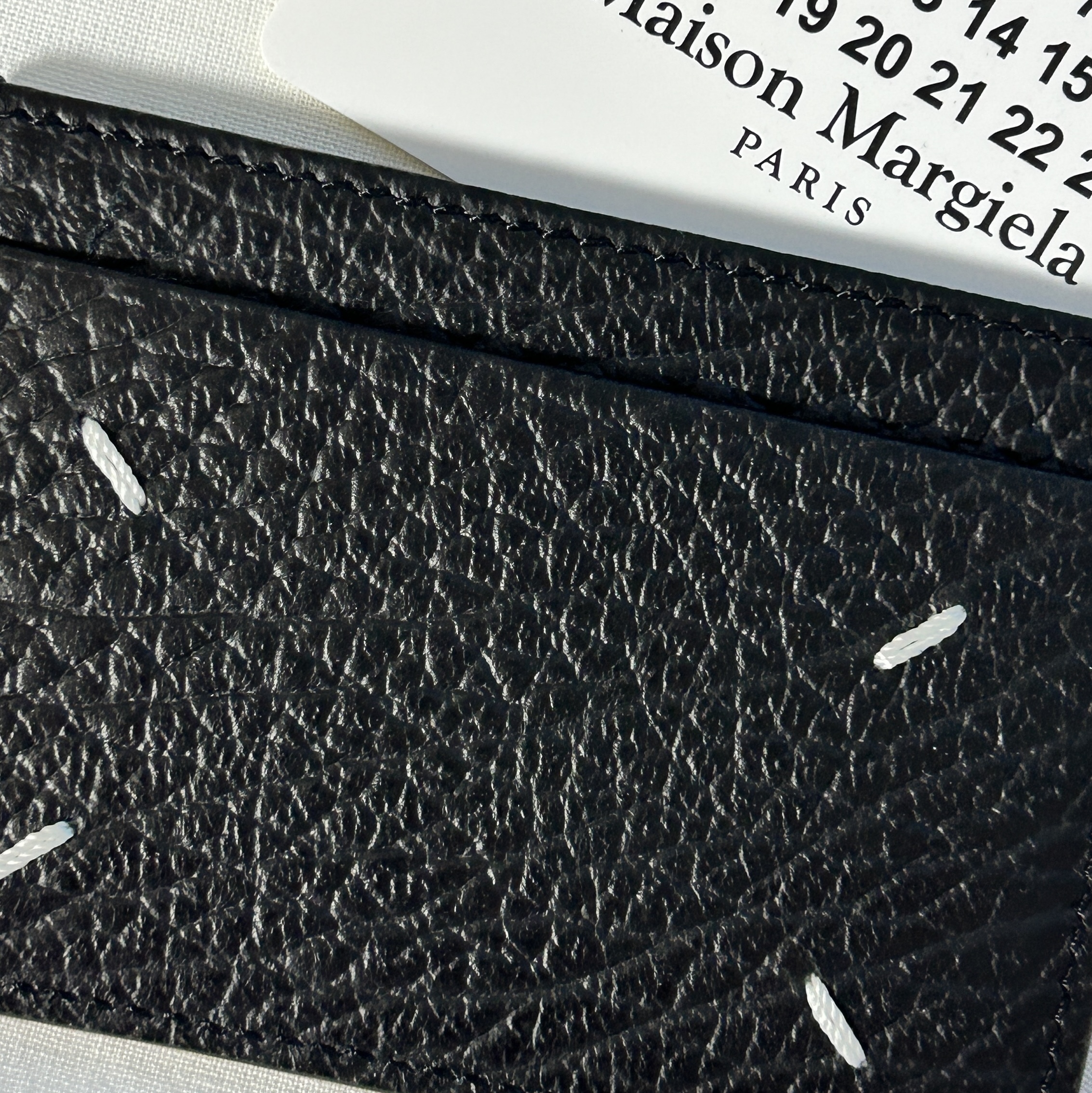 Maison Margiela Four Stitch Card Holder Black 착용 스타일