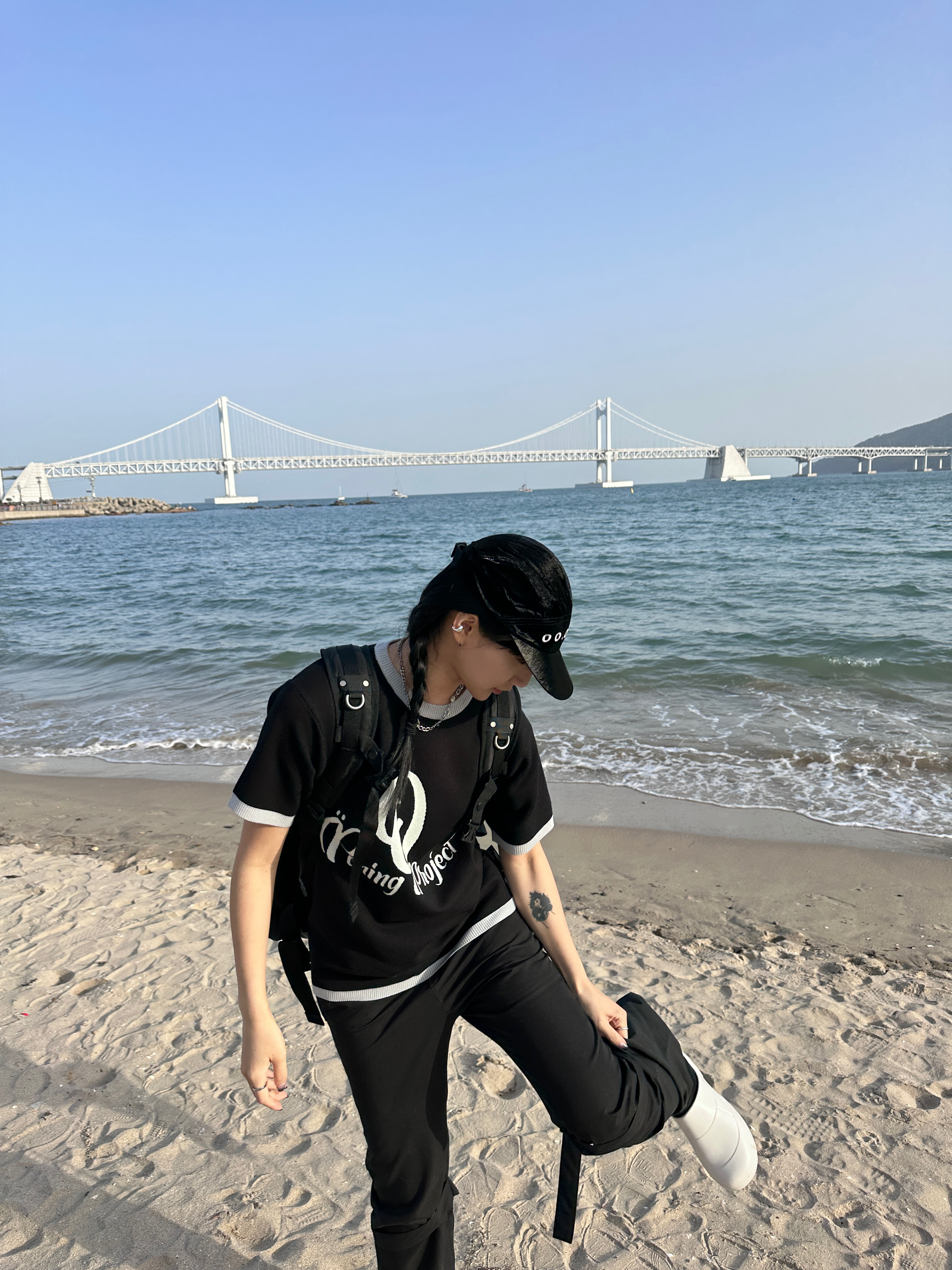 Opening Project Numbering Camp Cap Glossy Black, Opening Project Berlin Half Knit Black 착용 스타일 - 2