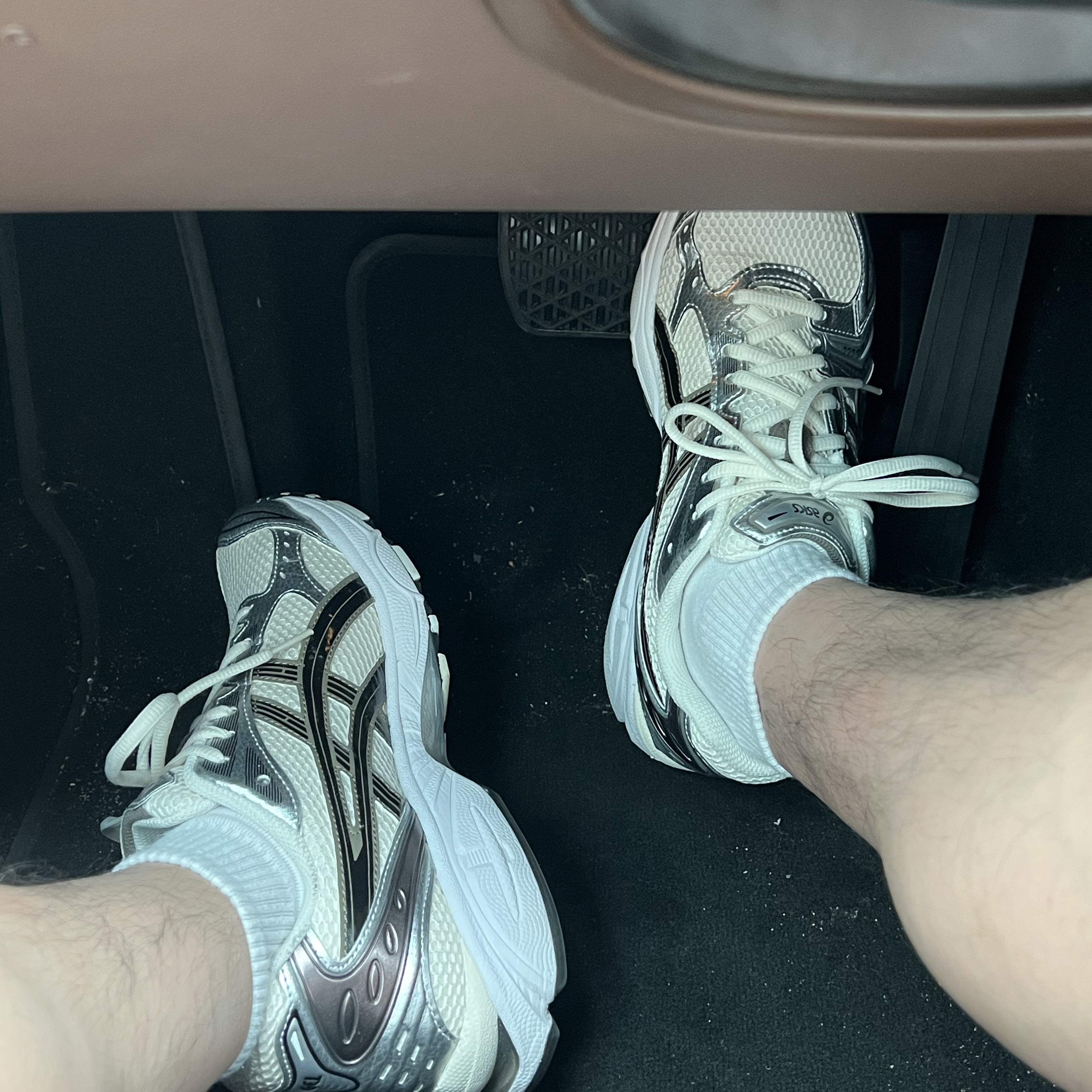 Asics Gel-Kayano 14 Cream Black 착용 스타일 - 1
