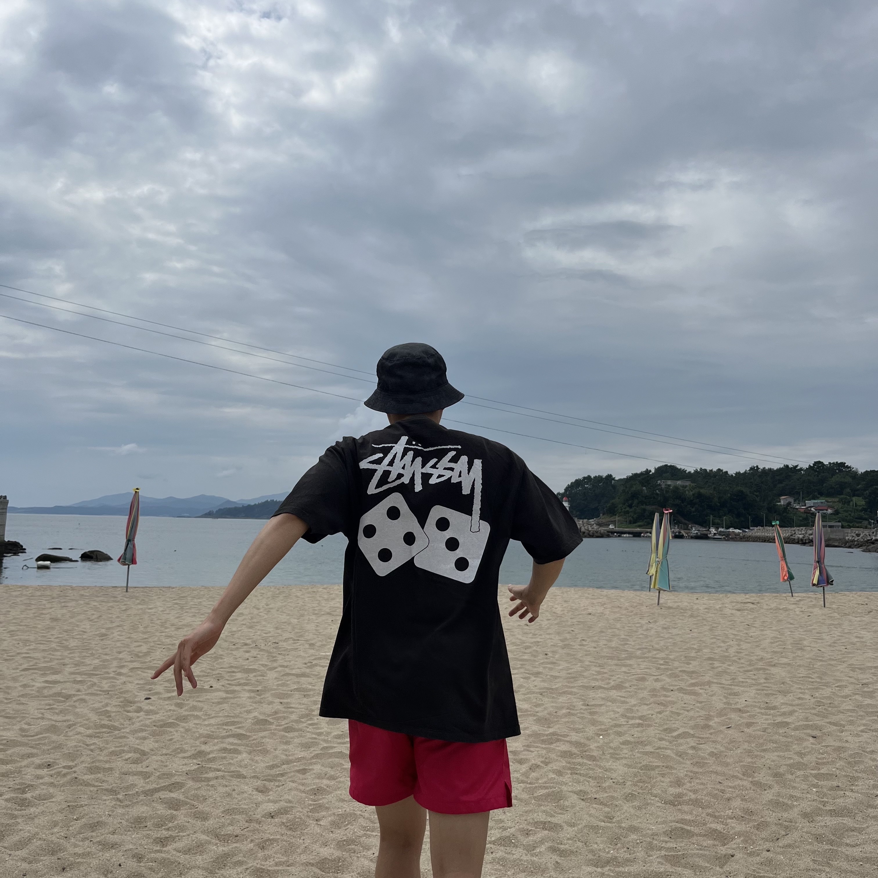 Stussy Dice Pigment Dyed T-Shirt Black 2021 착용 스타일