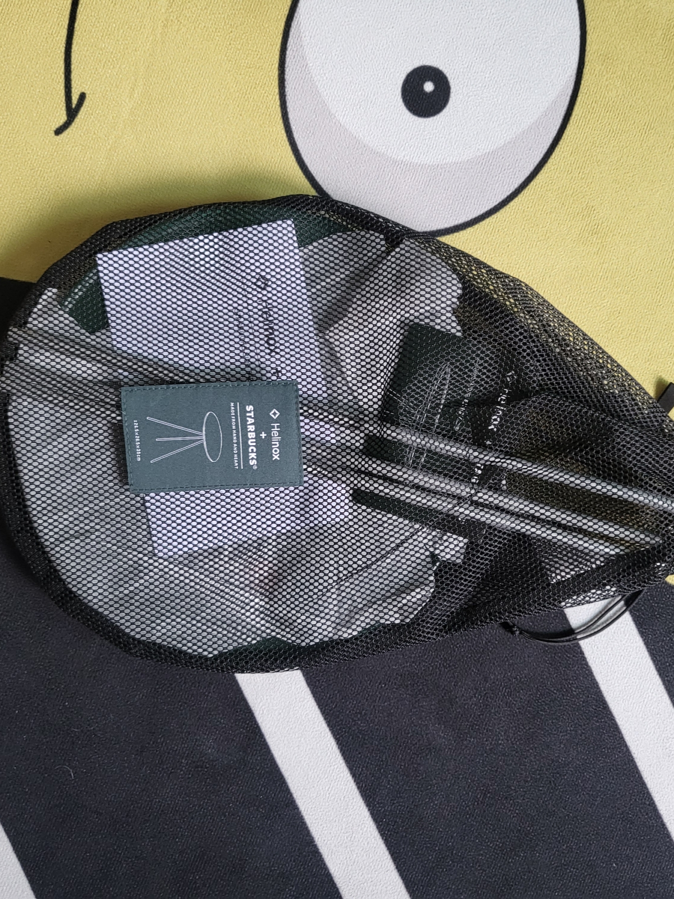 Starbucks x Helinox Side Table Green 착용 스타일 - 2
