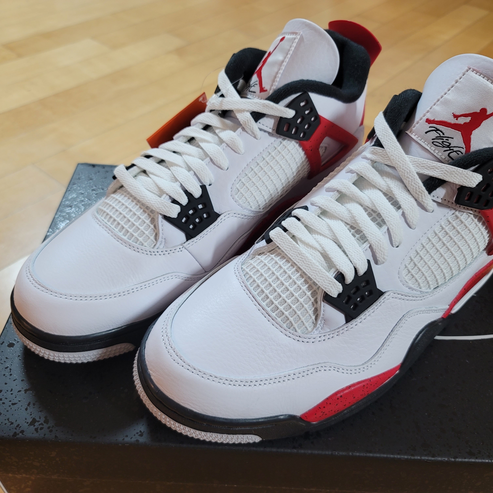 Jordan 4 Retro Red Cement 착용 스타일 - 2